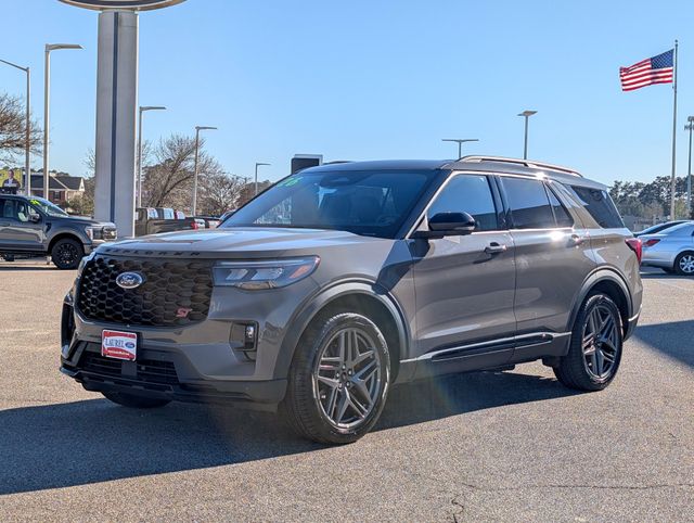 2026 Ford Explorer ST - Photo 8