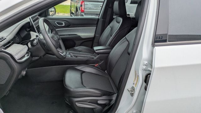 2024 Jeep Compass Latitude - Photo 11