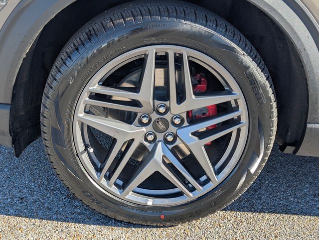 2026 Ford Explorer ST - Photo 11