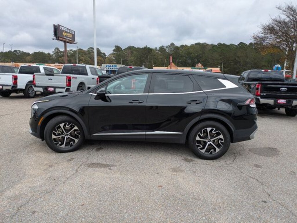Used 2023 Kia Sportage EX SUV