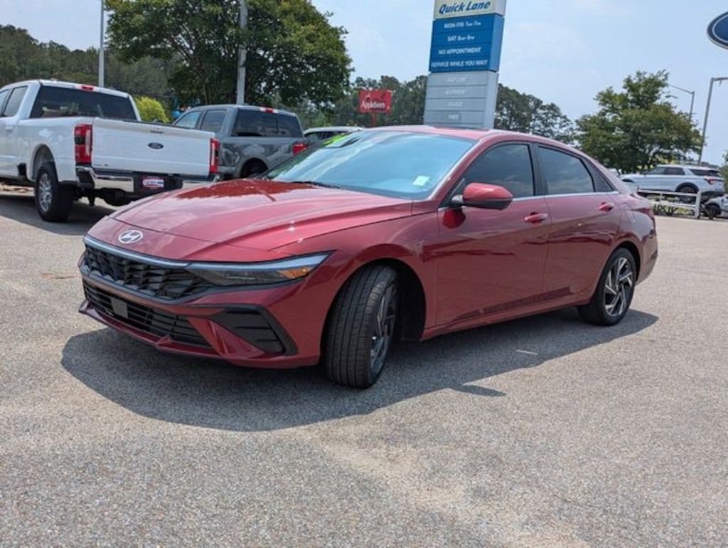 Used 2024 Hyundai Elantra Limited Sedan