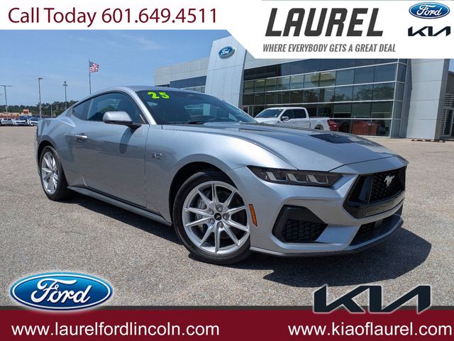 2025 Ford Mustang GT Premium's photo