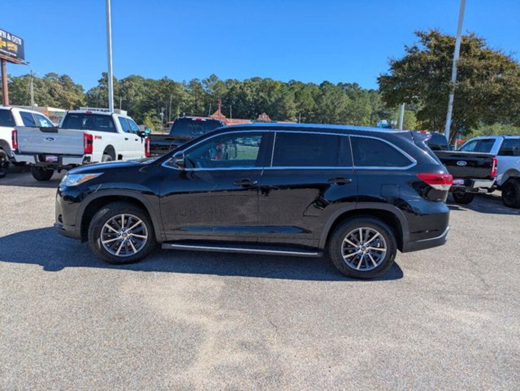 Used 2017 Toyota Highlander SUV