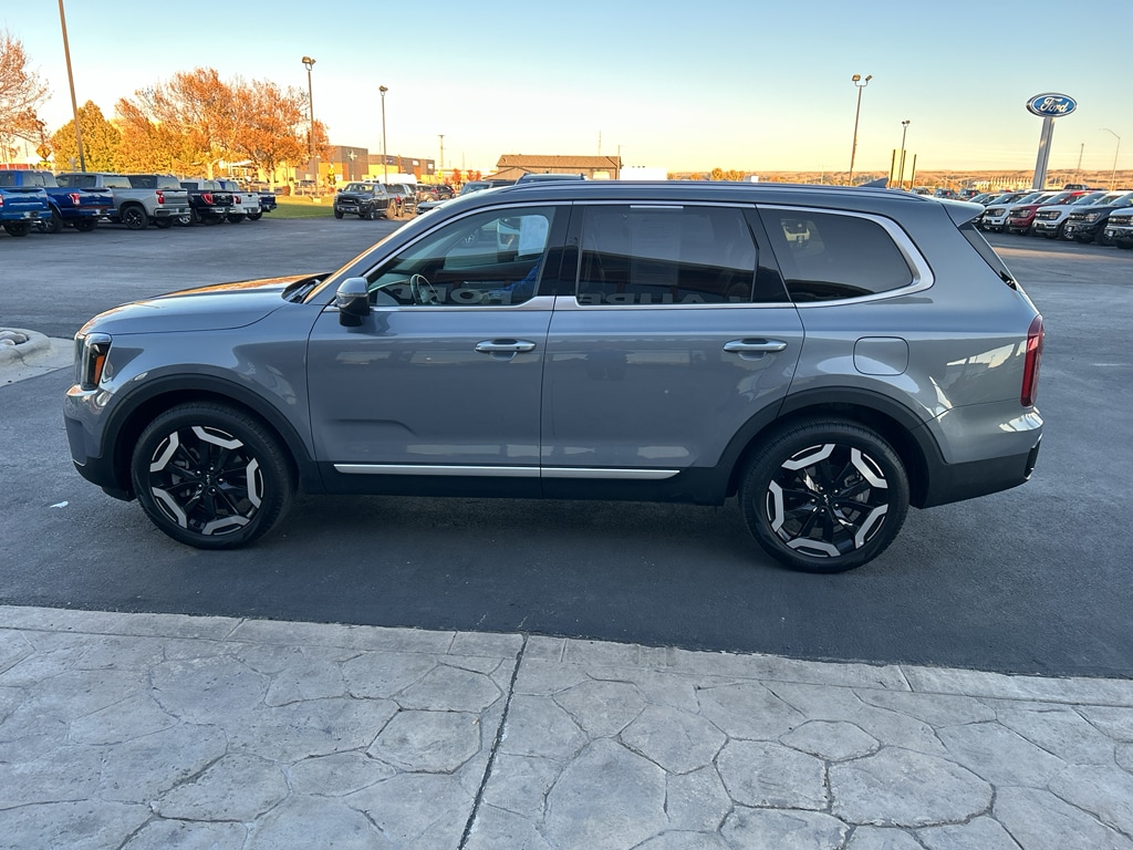 Used 2025 Kia Telluride S SUV