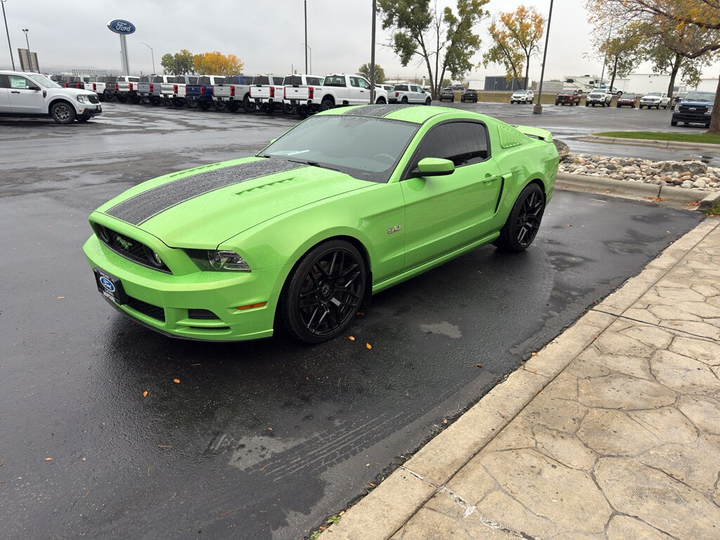 2014 Ford Mustang GT Premium photo 3