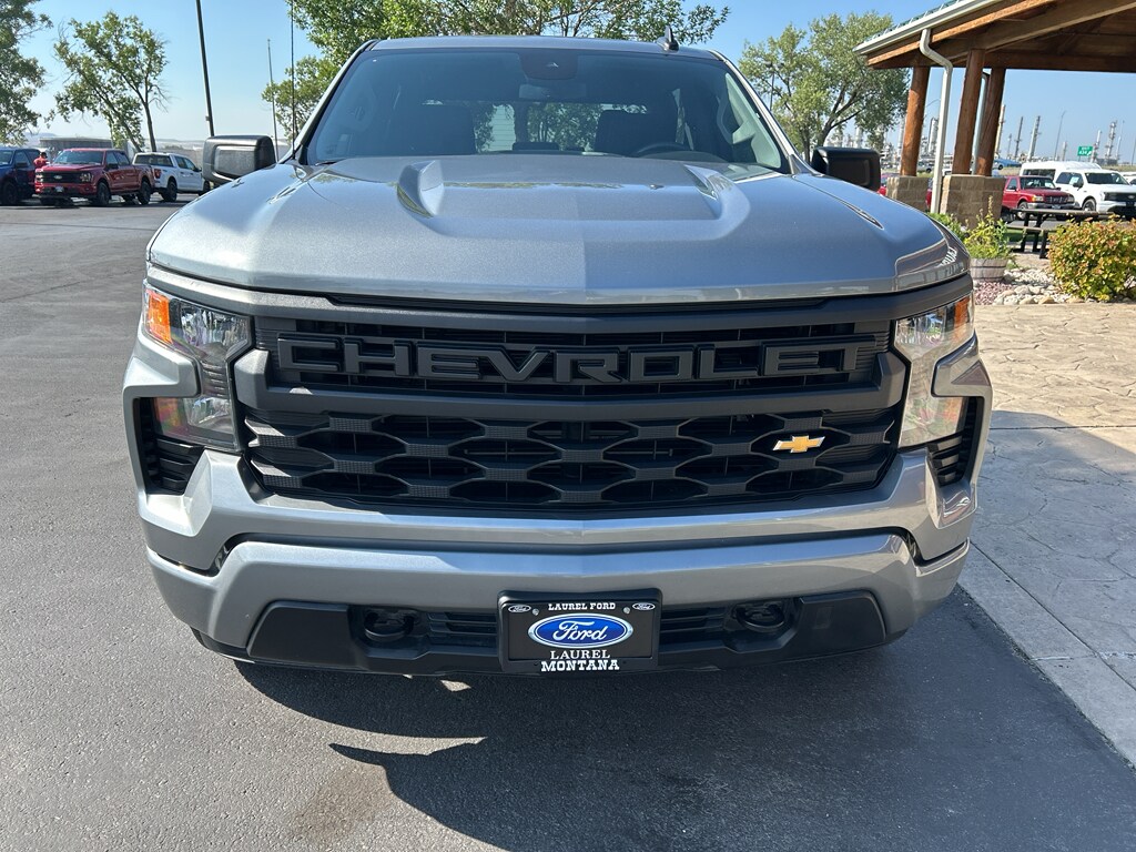 2023 Chevrolet Silverado Custom photo 4