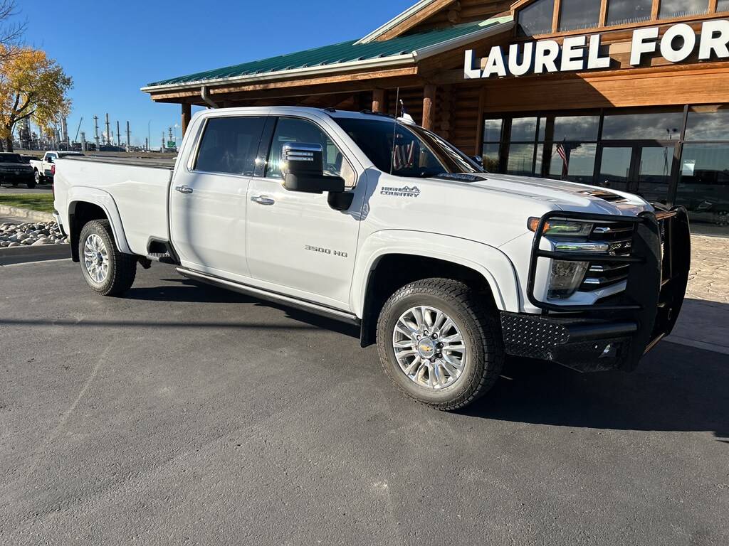 2022 Chevrolet Silverado 3500HD High Country photo 2