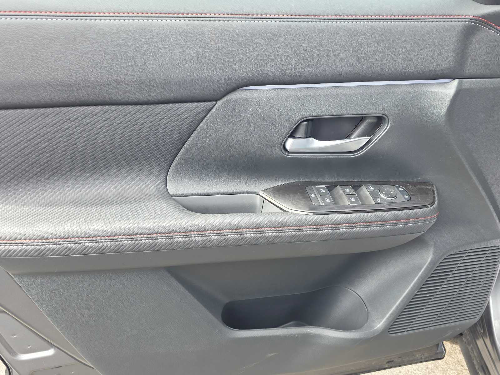 2026 Nissan KICKS SR AWD - Photo 12