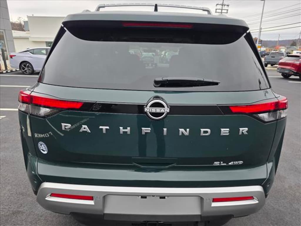 New 2025 Nissan Pathfinder SL SUV