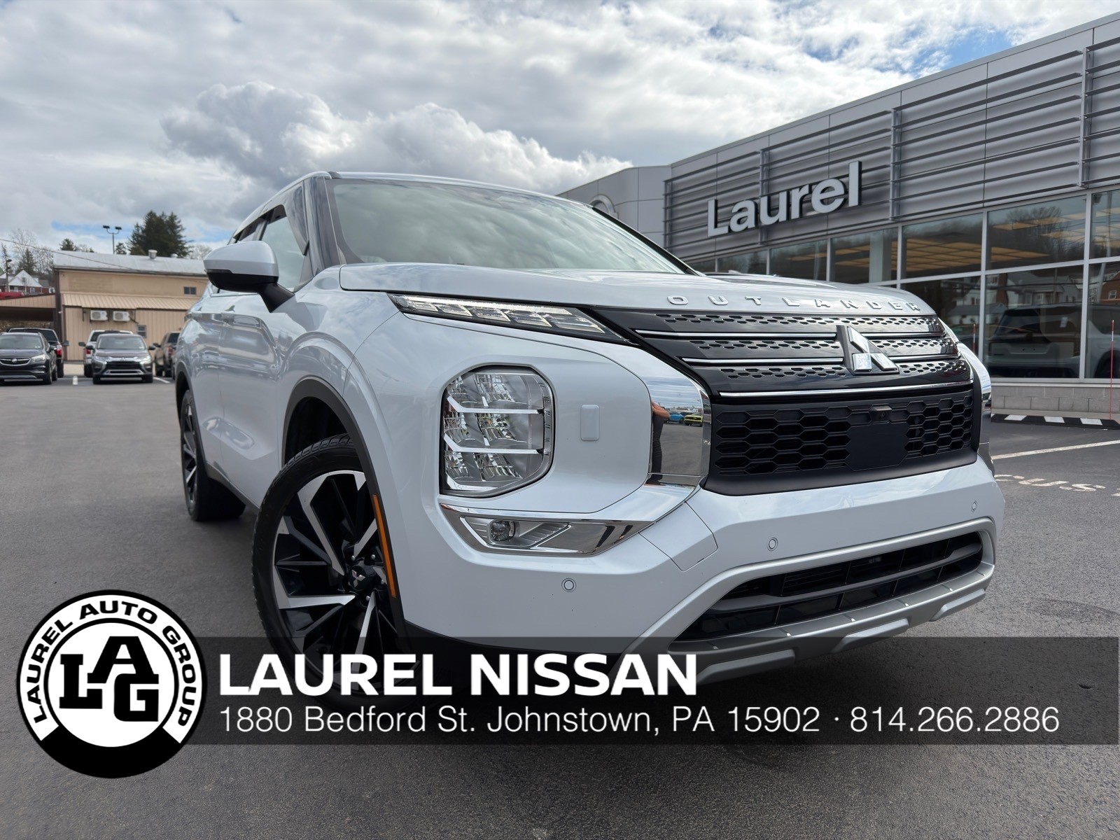 2023 Mitsubishi Outlander SE