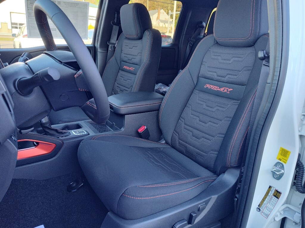 2026 Nissan Frontier PRO-4X - Photo 9