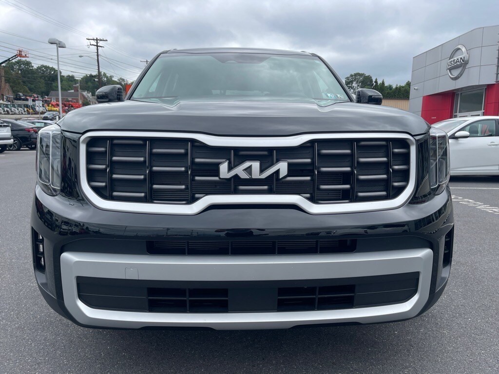 2024 Kia Telluride S photo 2