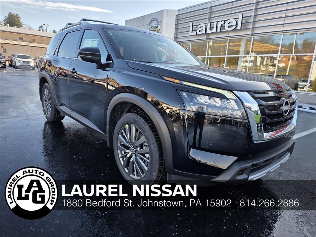 2025 Nissan Pathfinder SL's photo