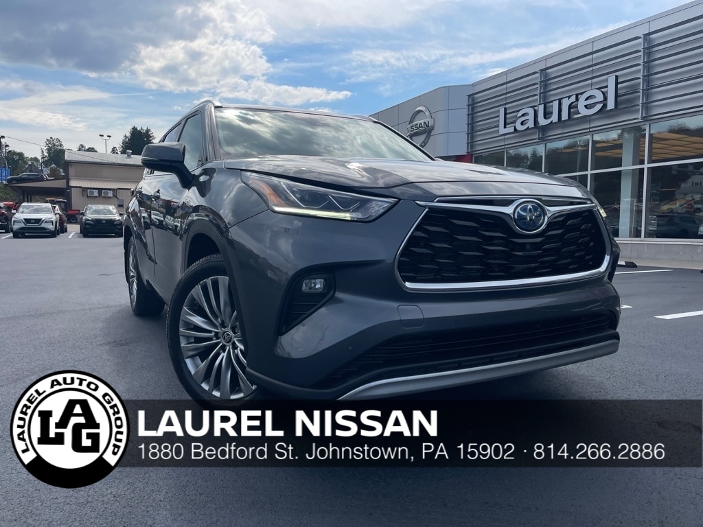 2021 Toyota Highlander Platinum's photo