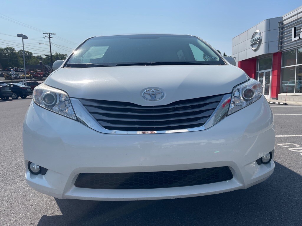Used 2017 Toyota Sienna XLE with VIN 5TDDZ3DC0HS180733 for sale in Johnstown, PA