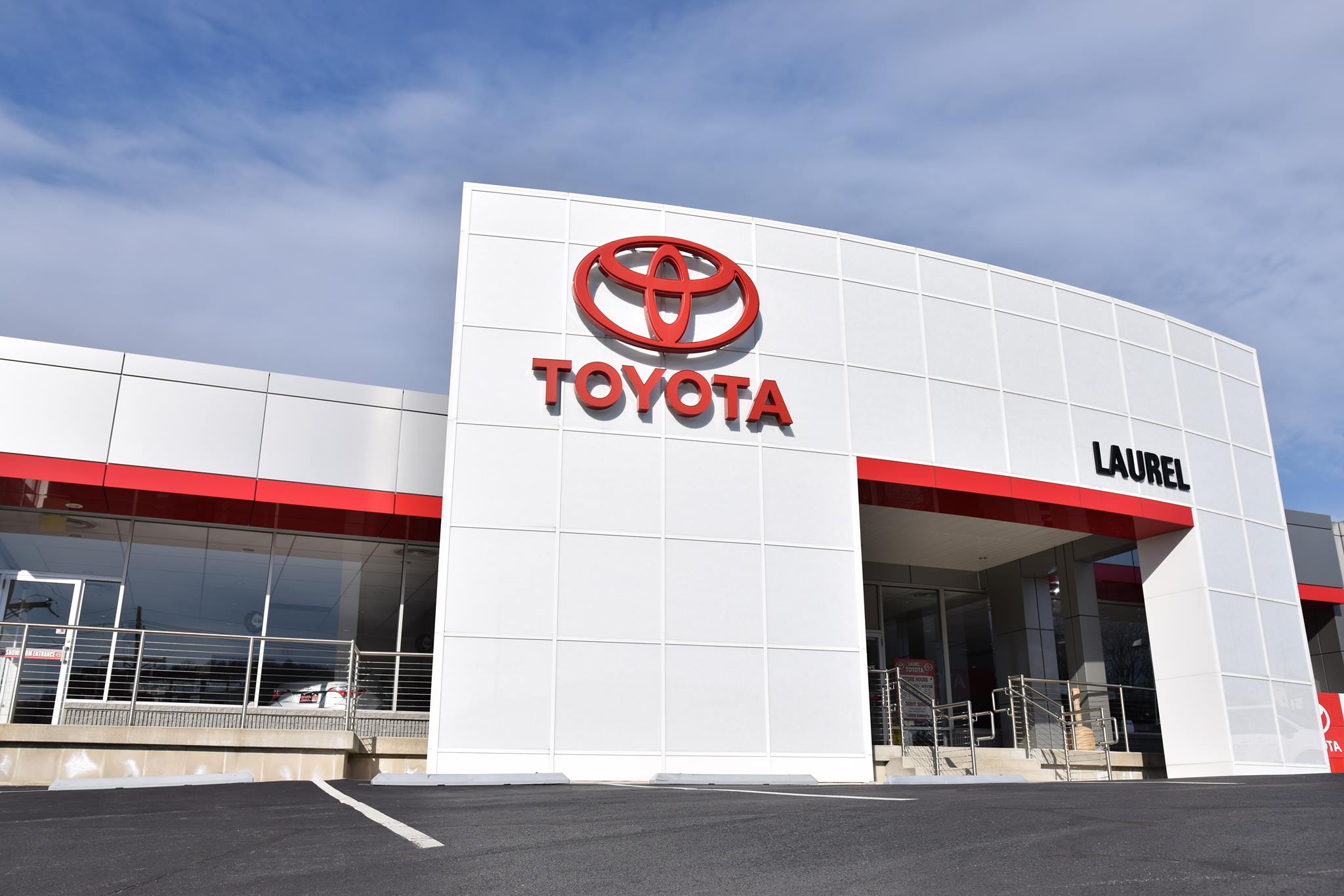 Toyota_storefront.jpg