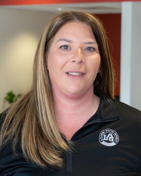 Staff member Jennifer Kauffman from ID_4e8e8147f846