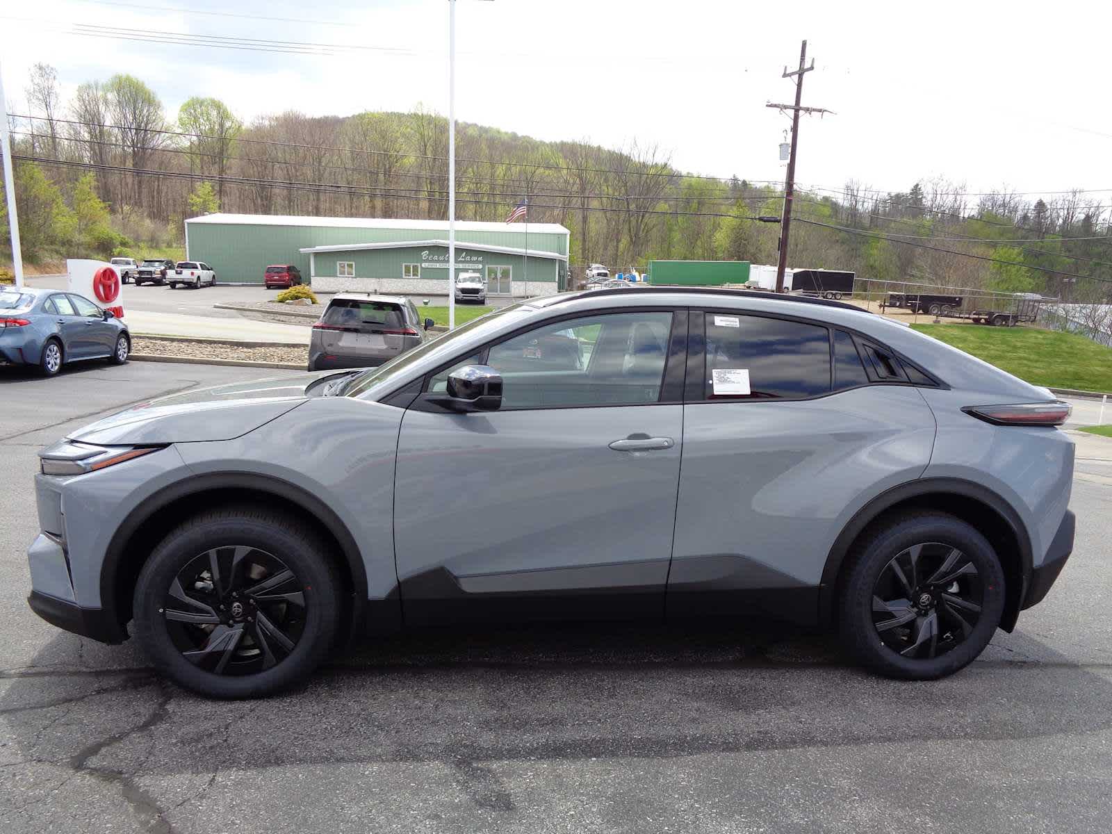 2026 Toyota C-HR SE - Photo 6