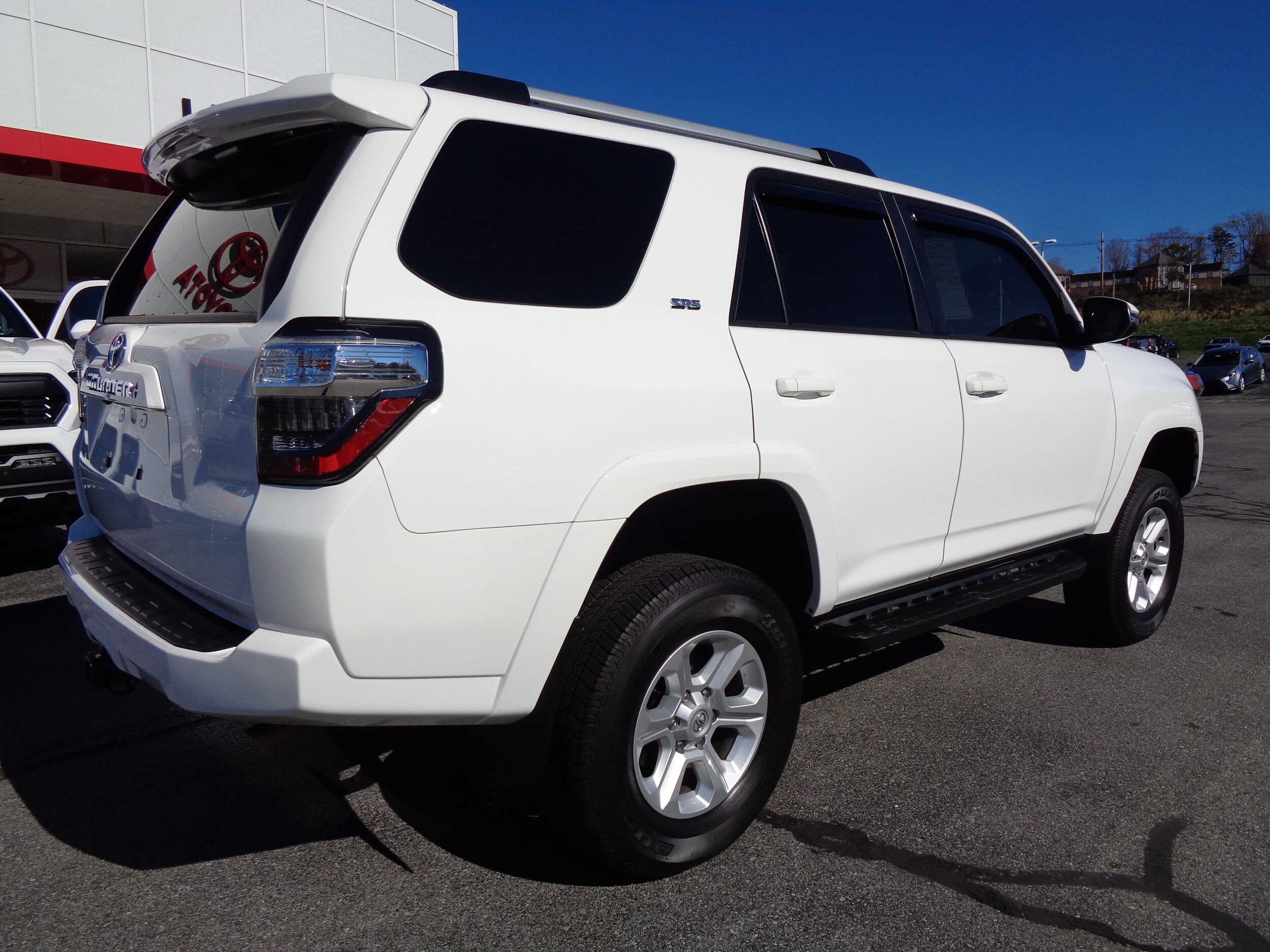 2024 Toyota 4Runner SR5 Premium photo 3