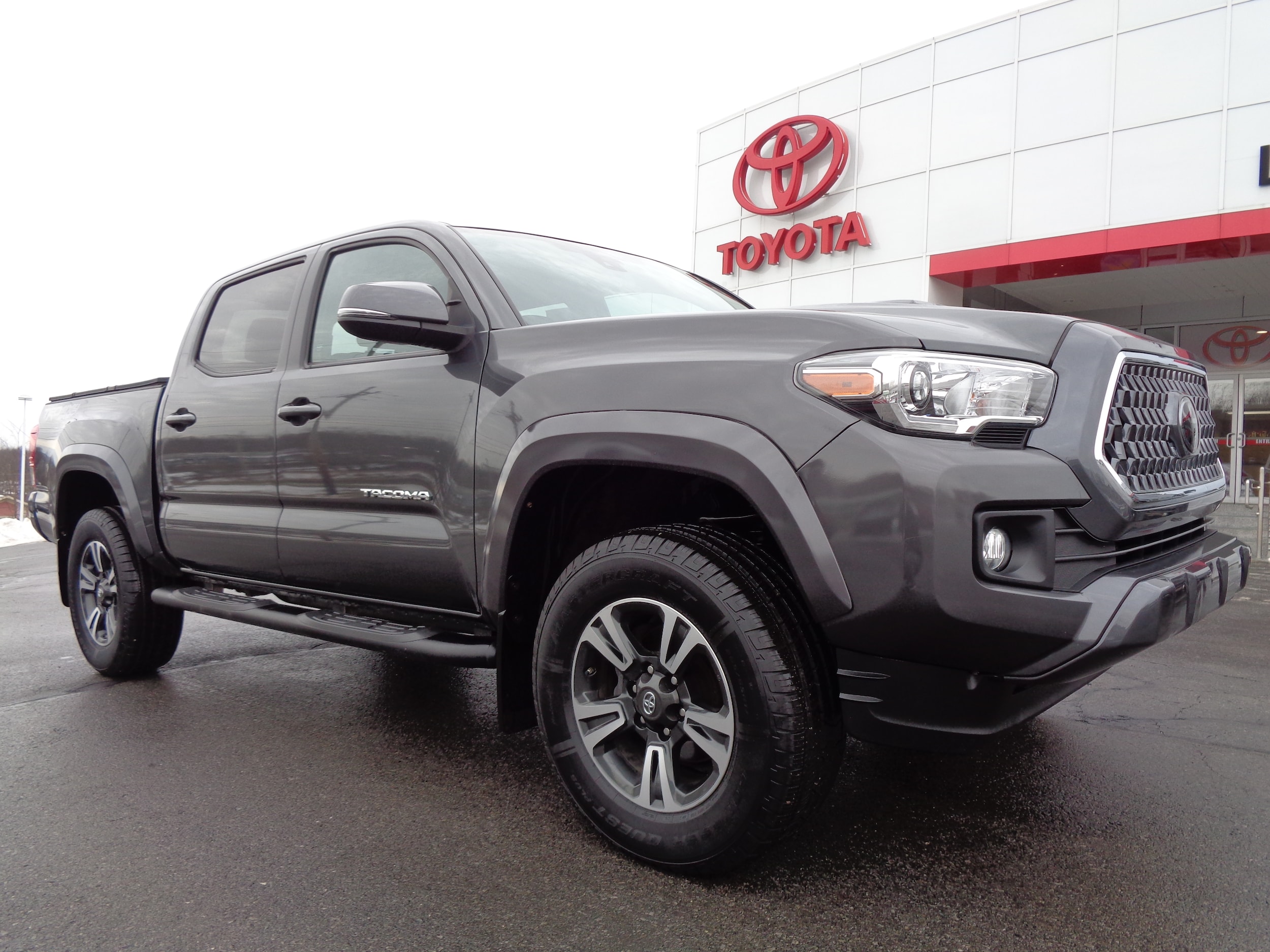 2018 Toyota Tacoma TRD Sport's photo
