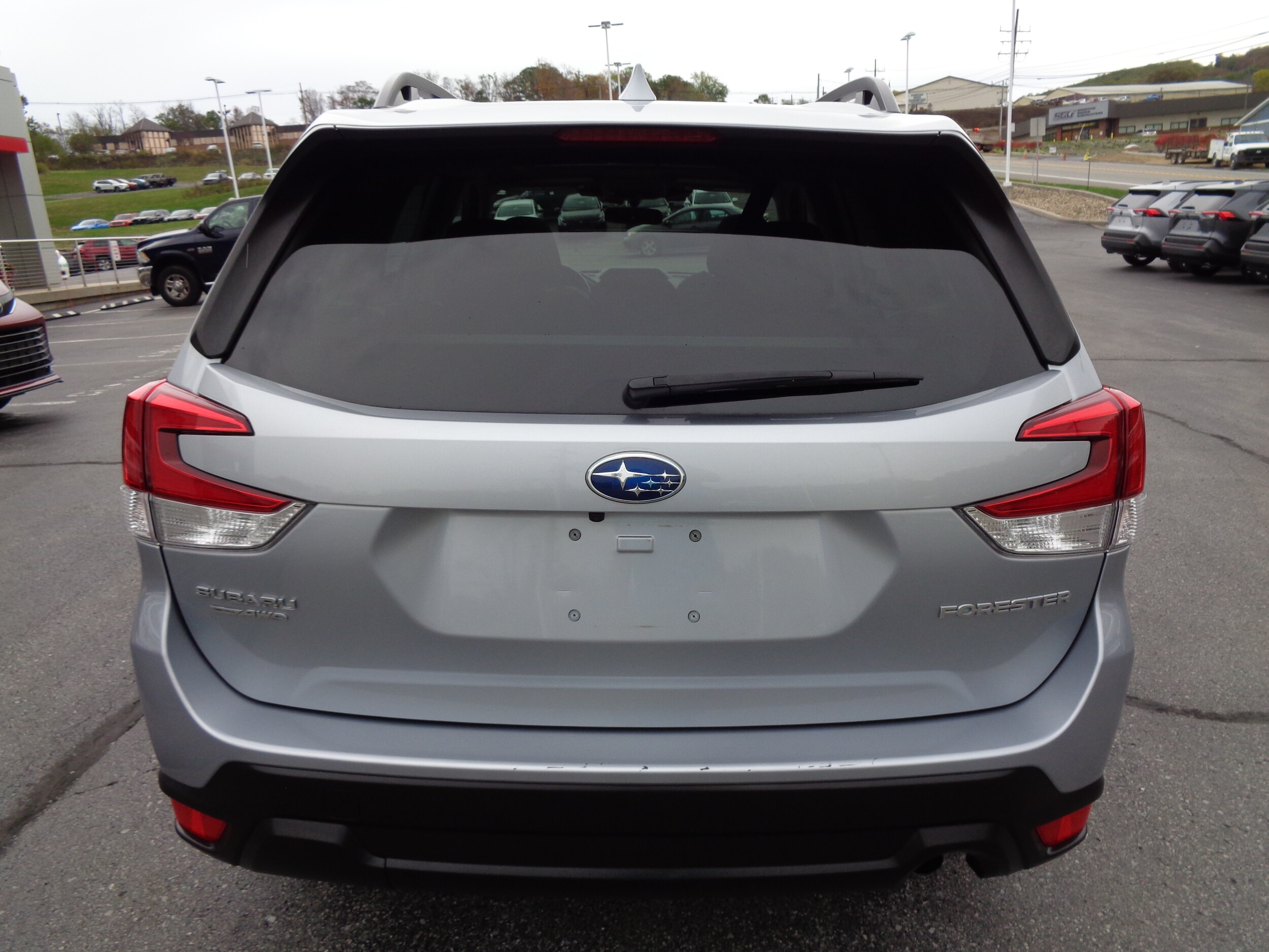 2022 Subaru Forester Premium photo 4