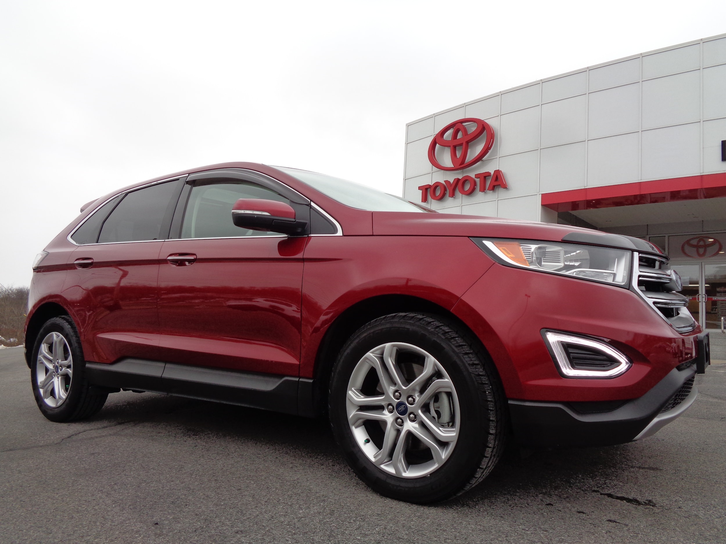 2018 Ford Edge Titanium's photo