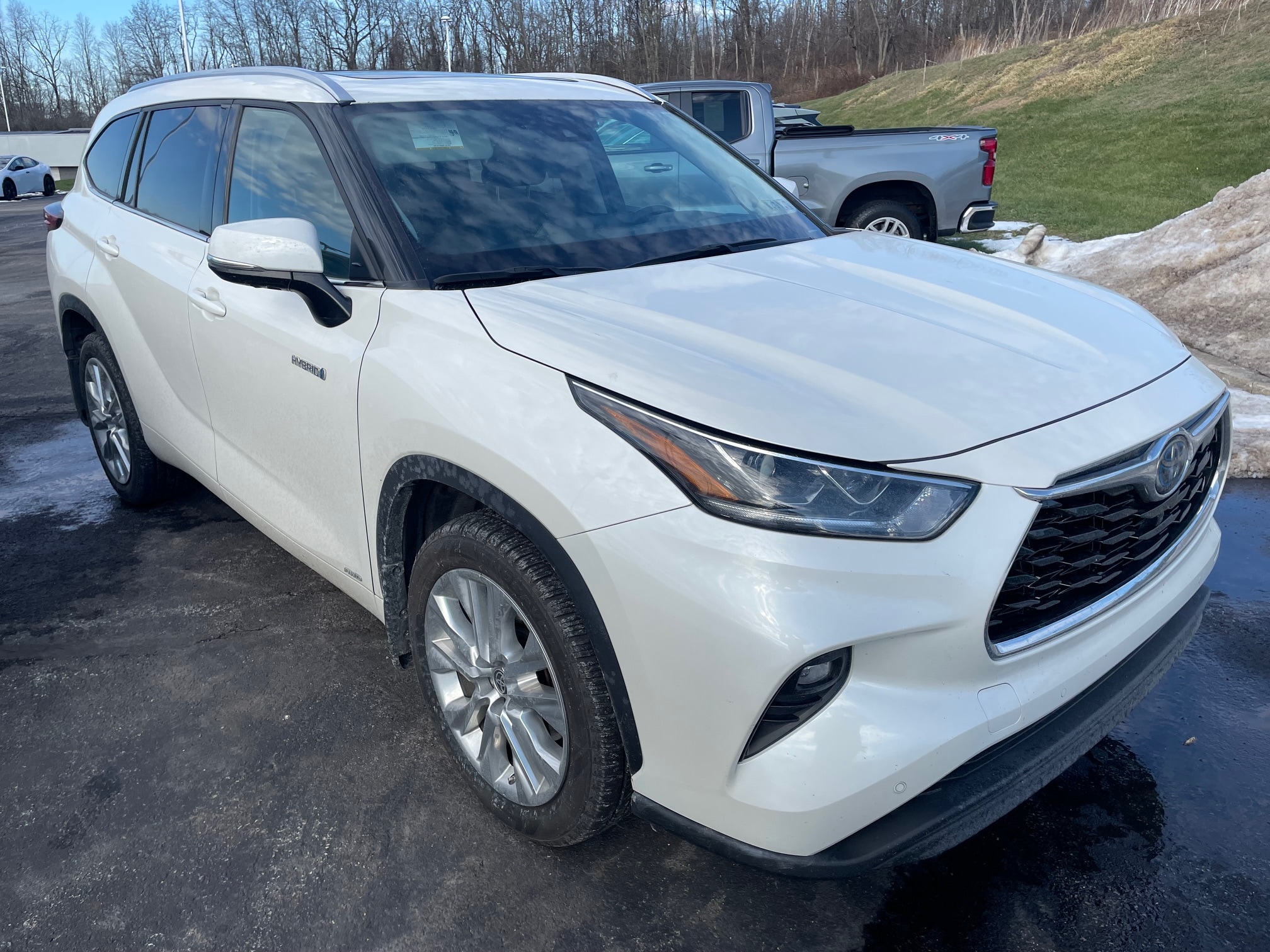 2021 Toyota Highlander Limited's photo