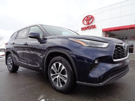 2022 Toyota Highlander Hybrid XLE AWD SUV