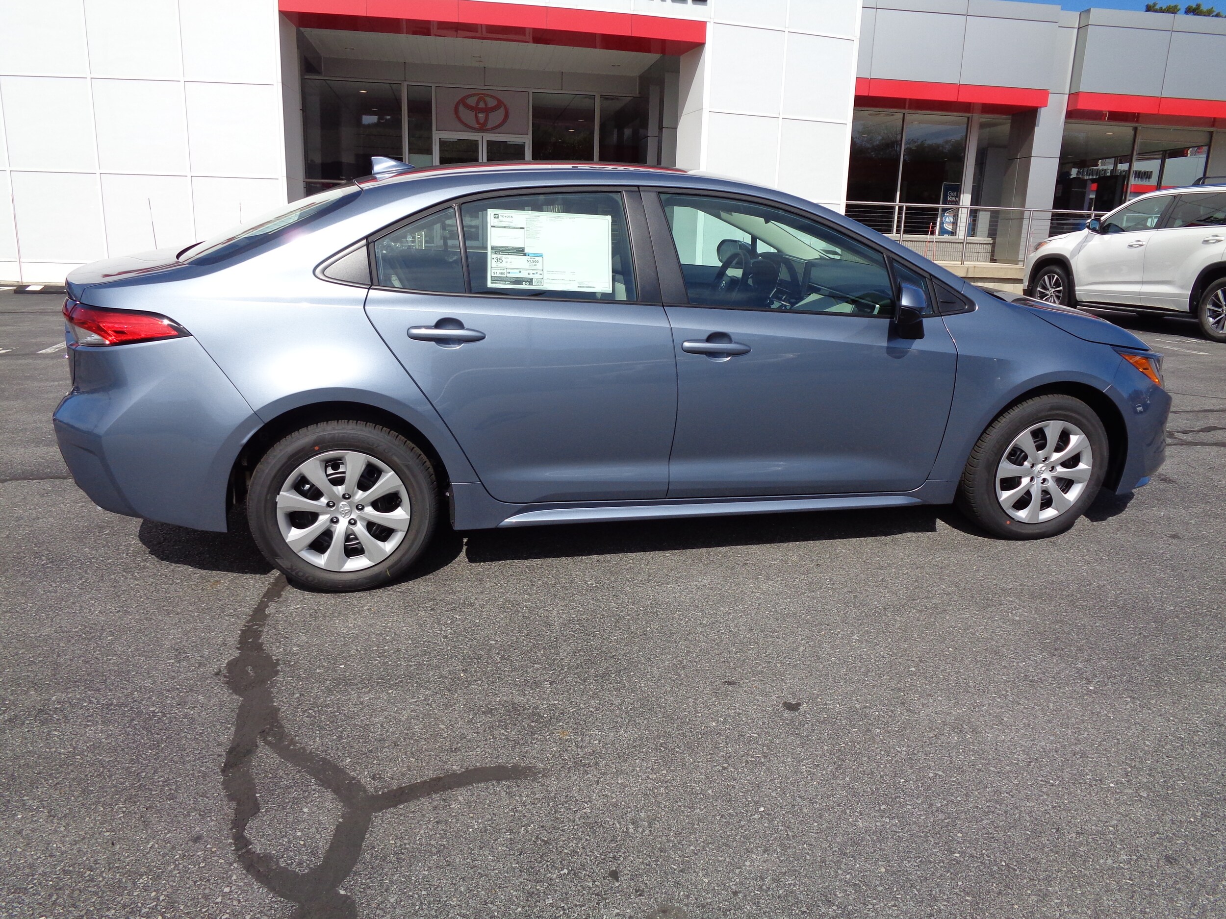 2026 Toyota Corolla LE photo 2