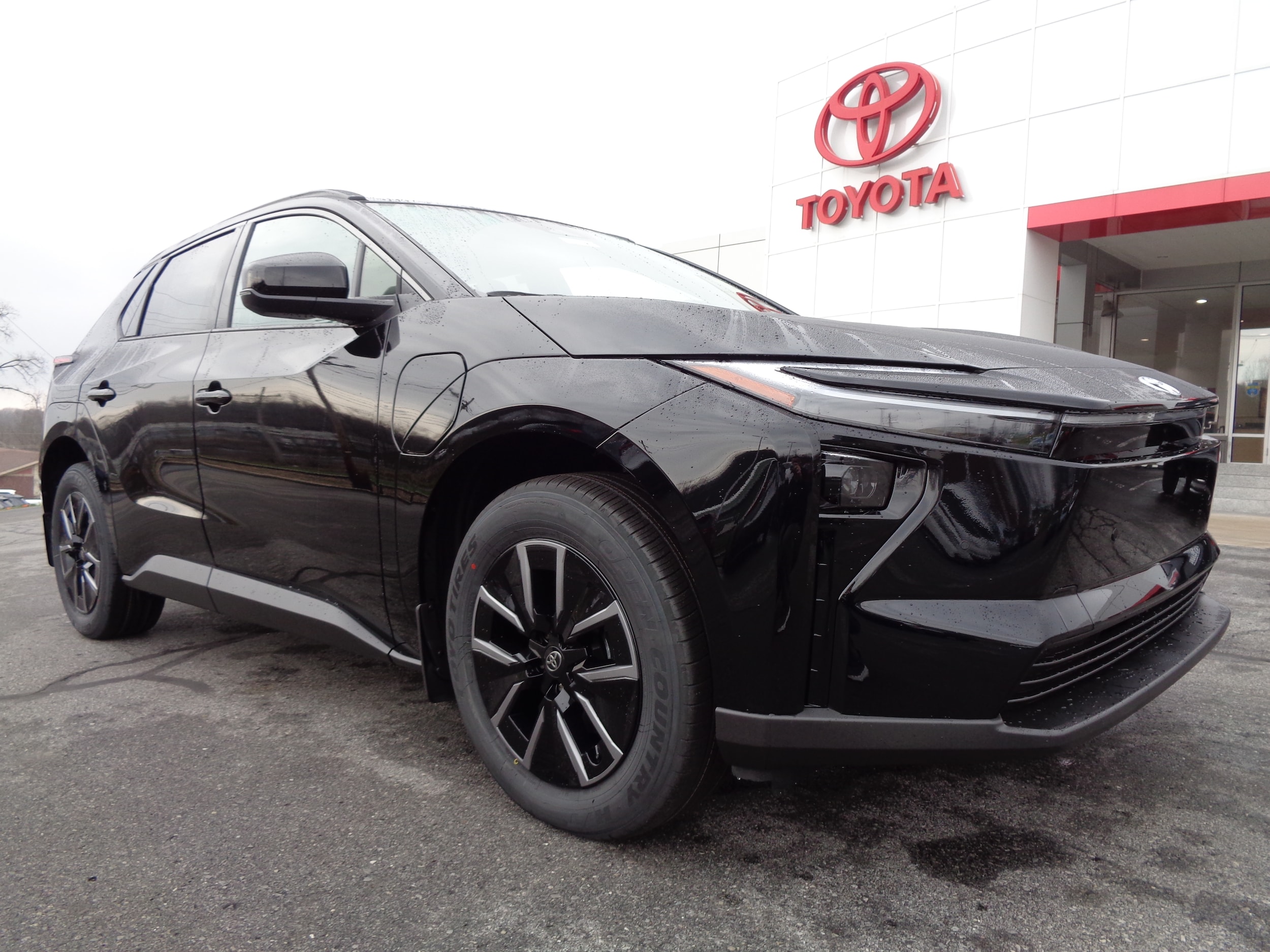 2026 Toyota bZ XLE's photo