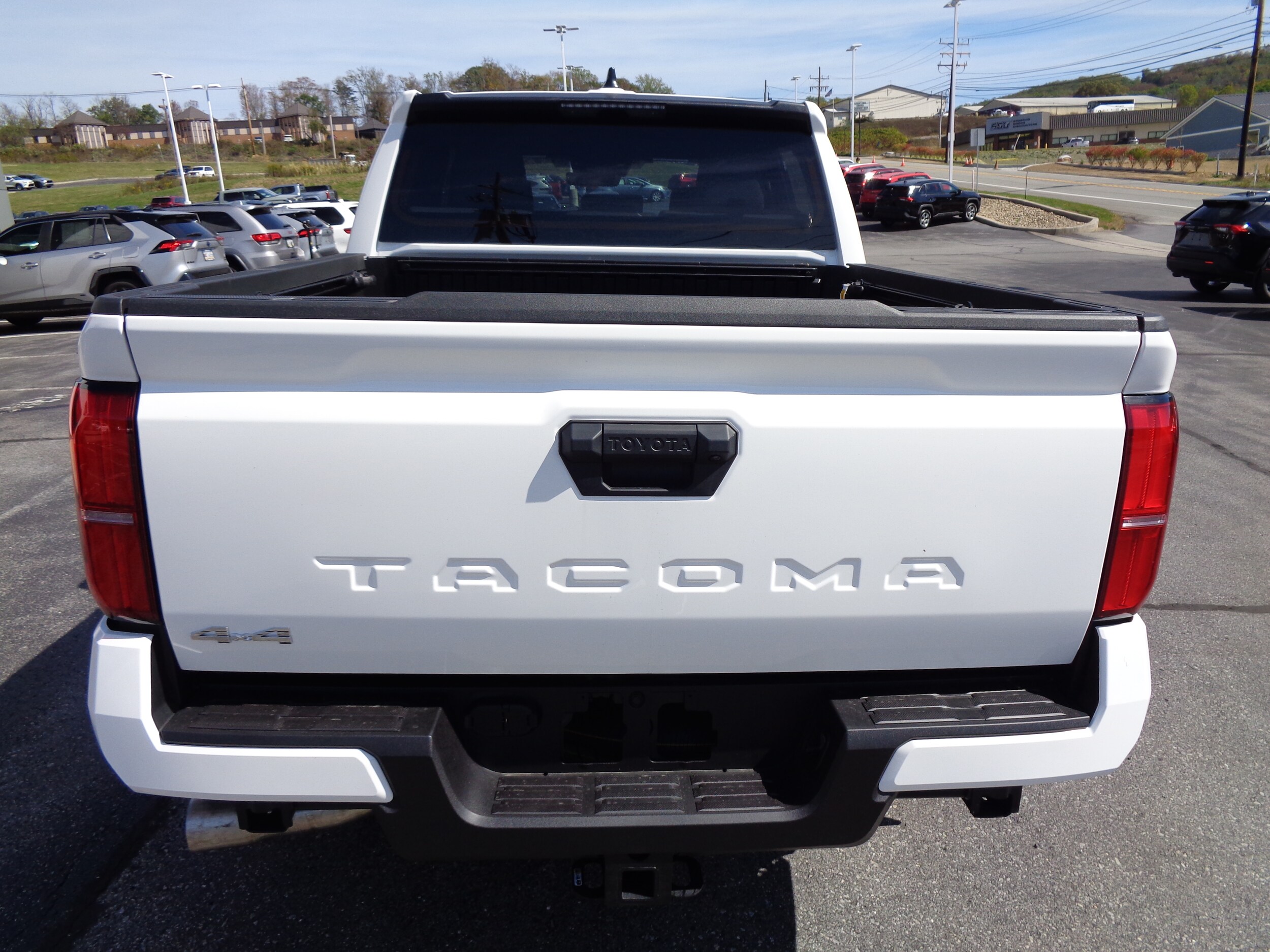2025 Toyota Tacoma SR5 4x4 photo 4