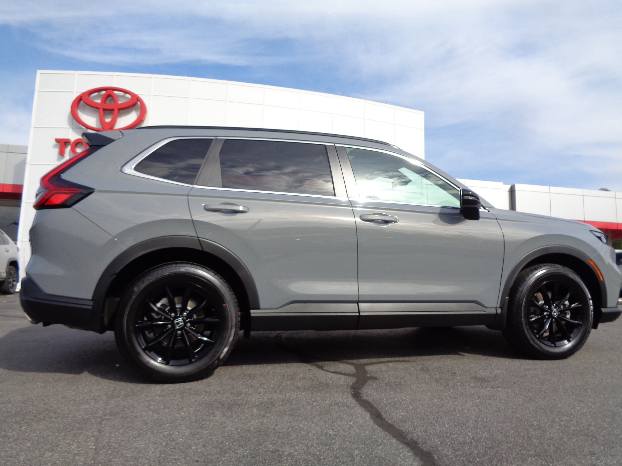 2025 Honda CR-V Hybrid Sport-L photo 2