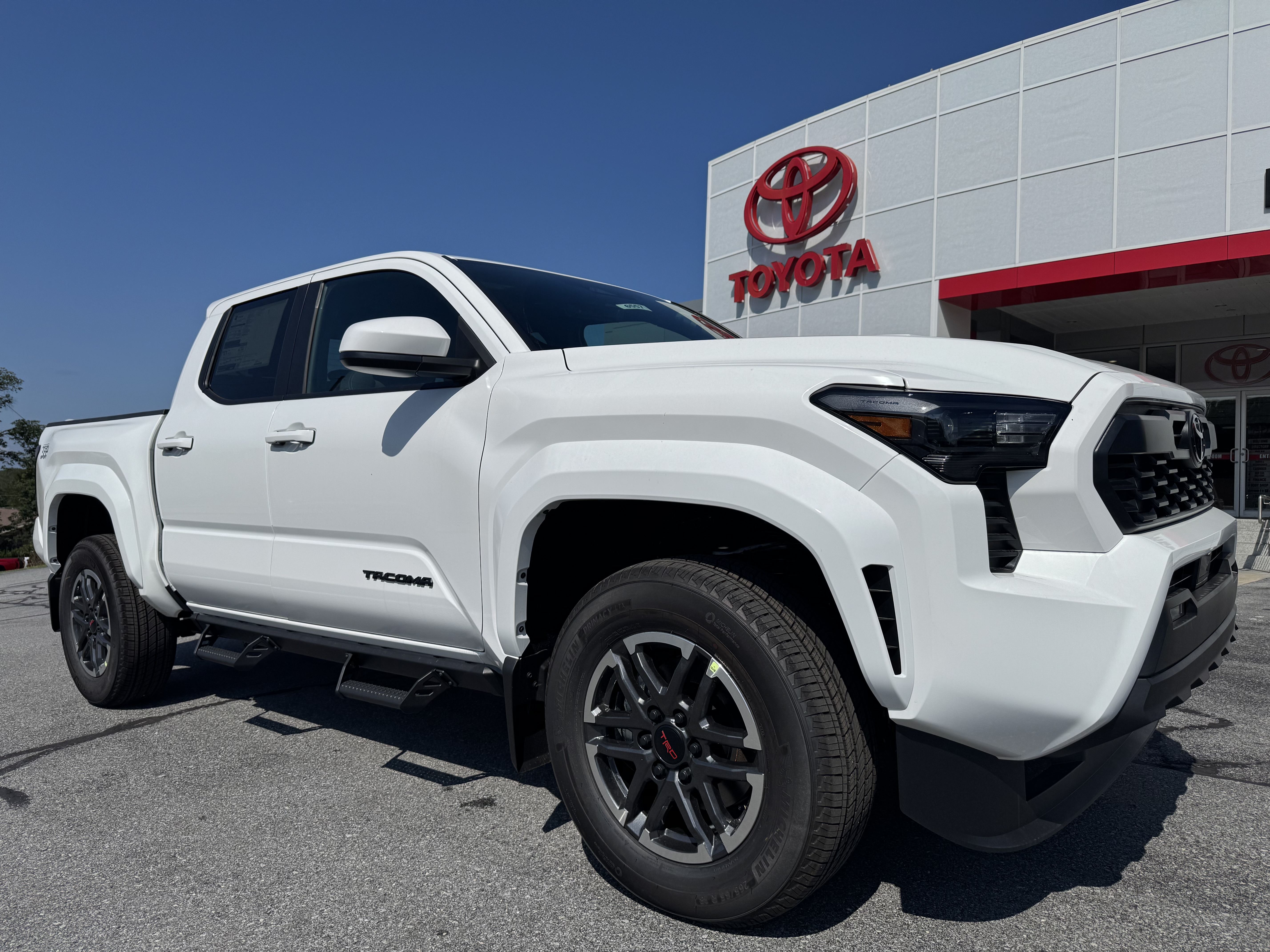 2026 Toyota Tacoma Double Cab 3.5L V6 4x4 TRD Sport 5 Foot Bed