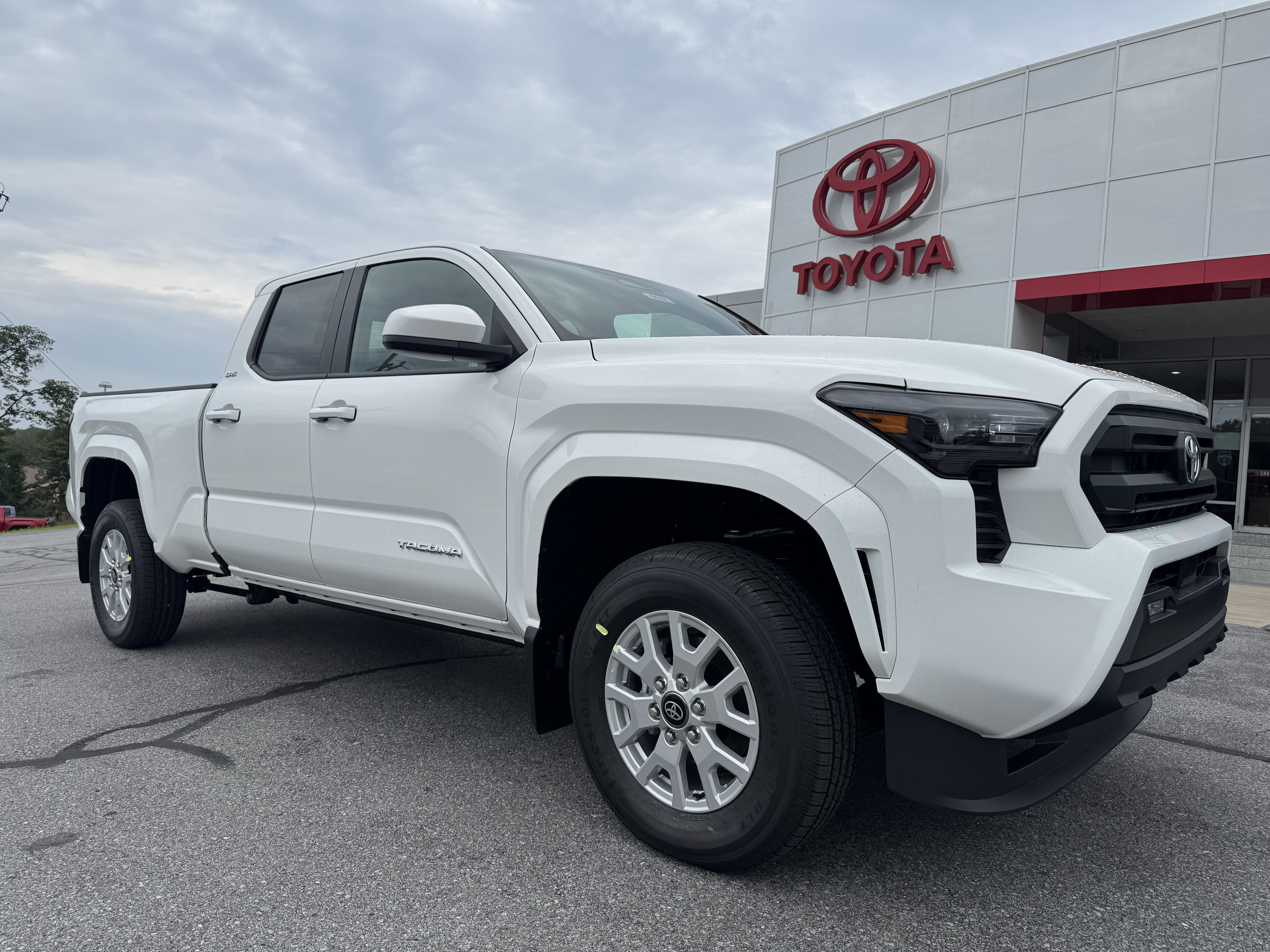 2026 Toyota Tacoma Double Cab SR5 2WD 6 Foot Bed