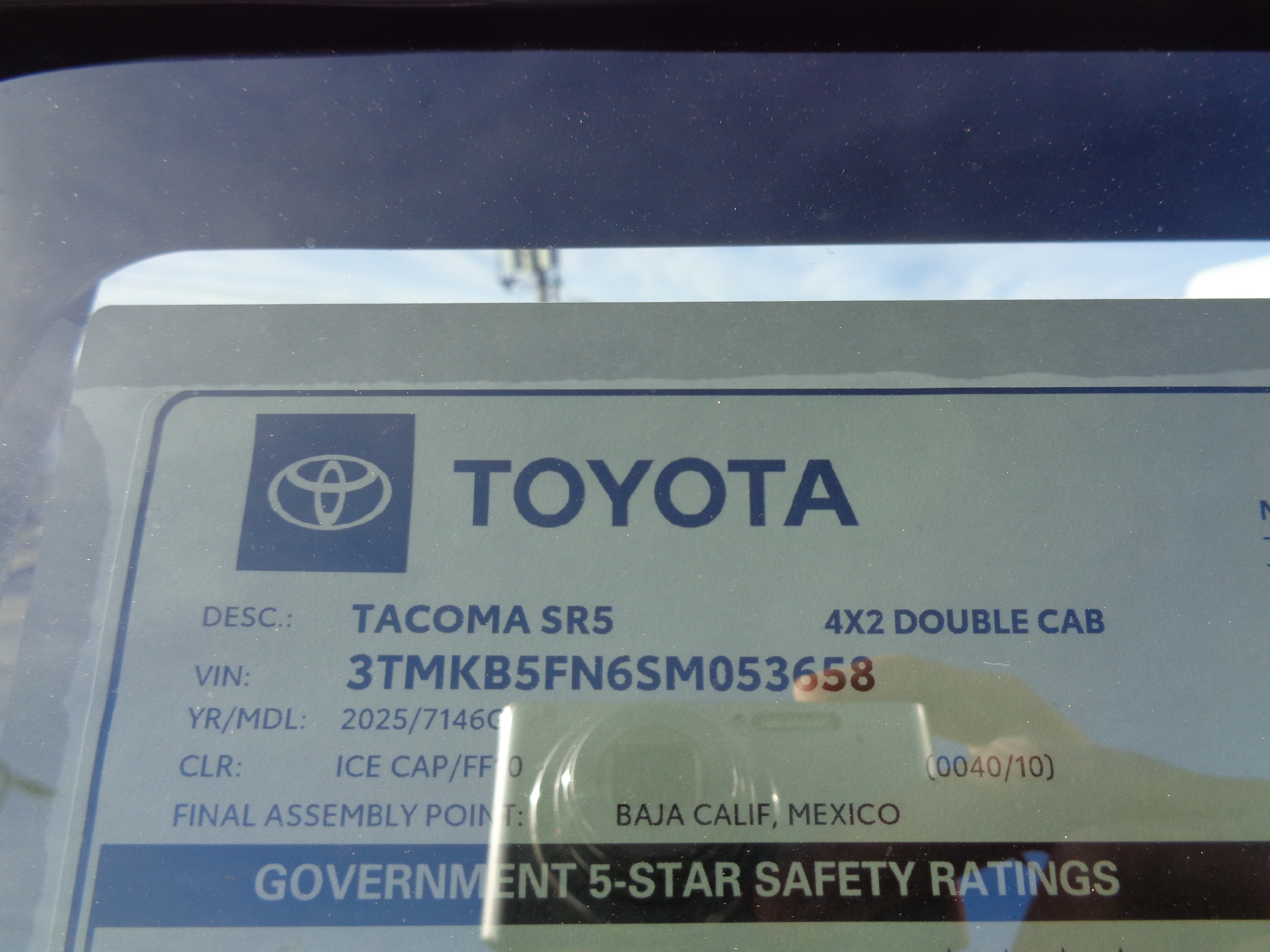 2025 Toyota Tacoma SR5 - Photo 18