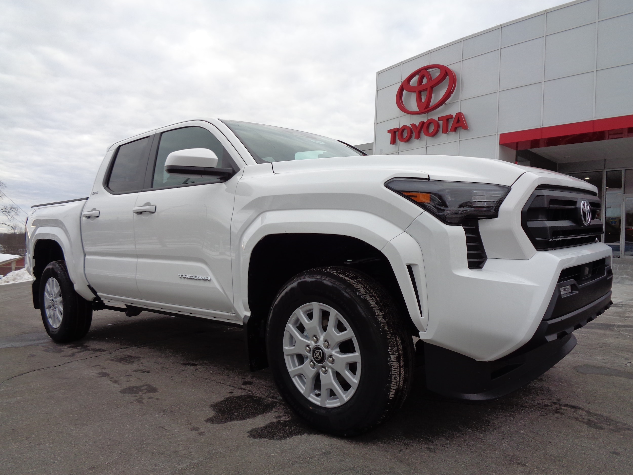 2026 Toyota Tacoma SR5's photo