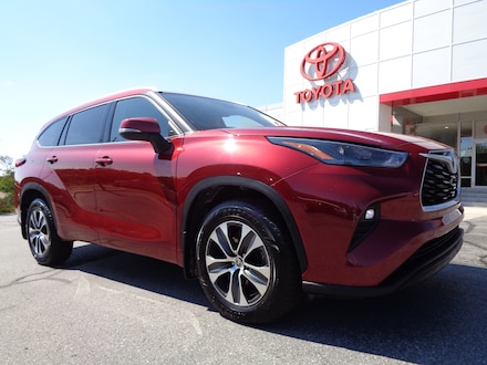 2022 Toyota Highlander XLE AWD SUV