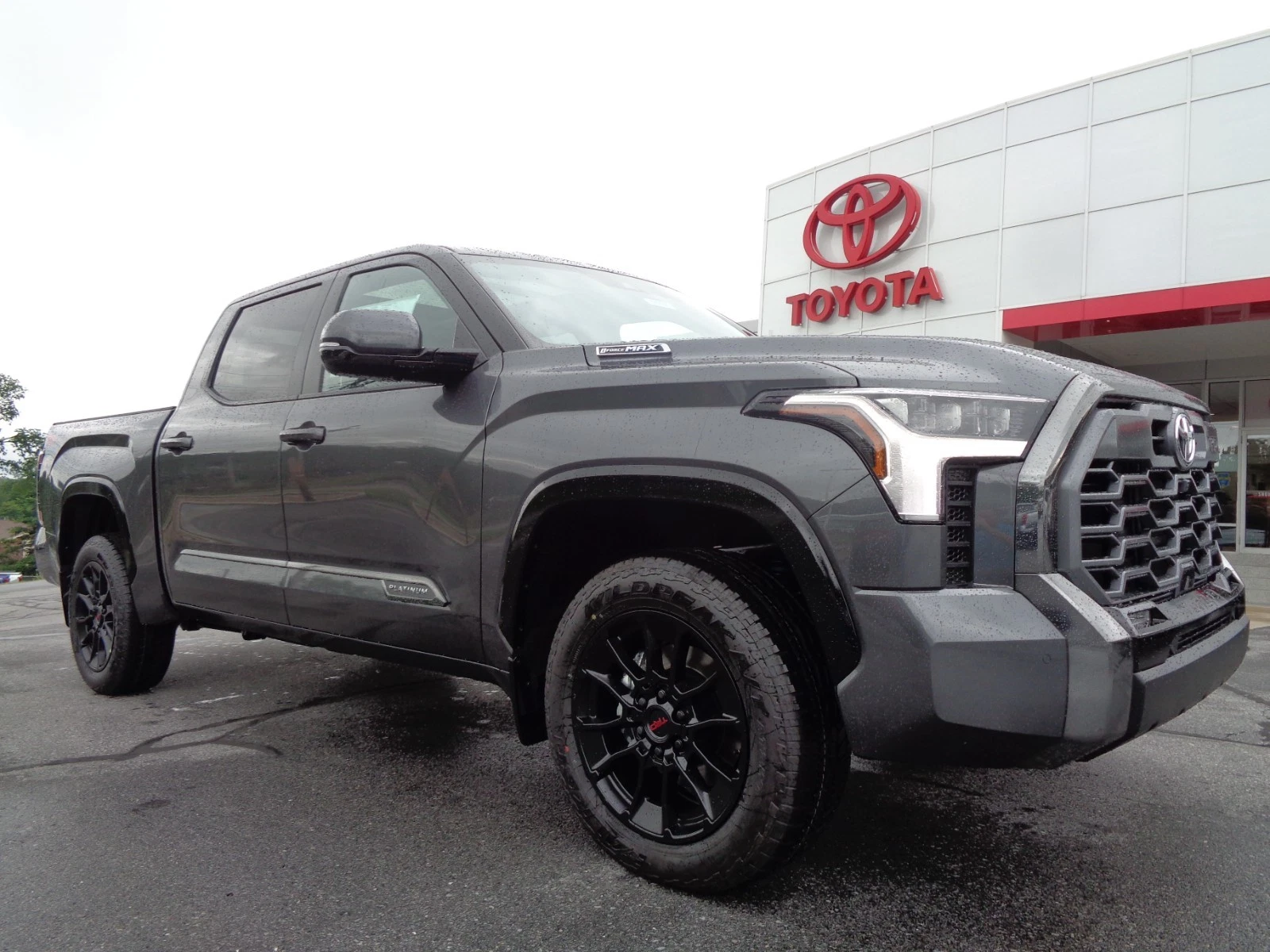 2025 Toyota Tundra i-FORCE MAX Platinum i-FORCE MAX Truck CrewMax