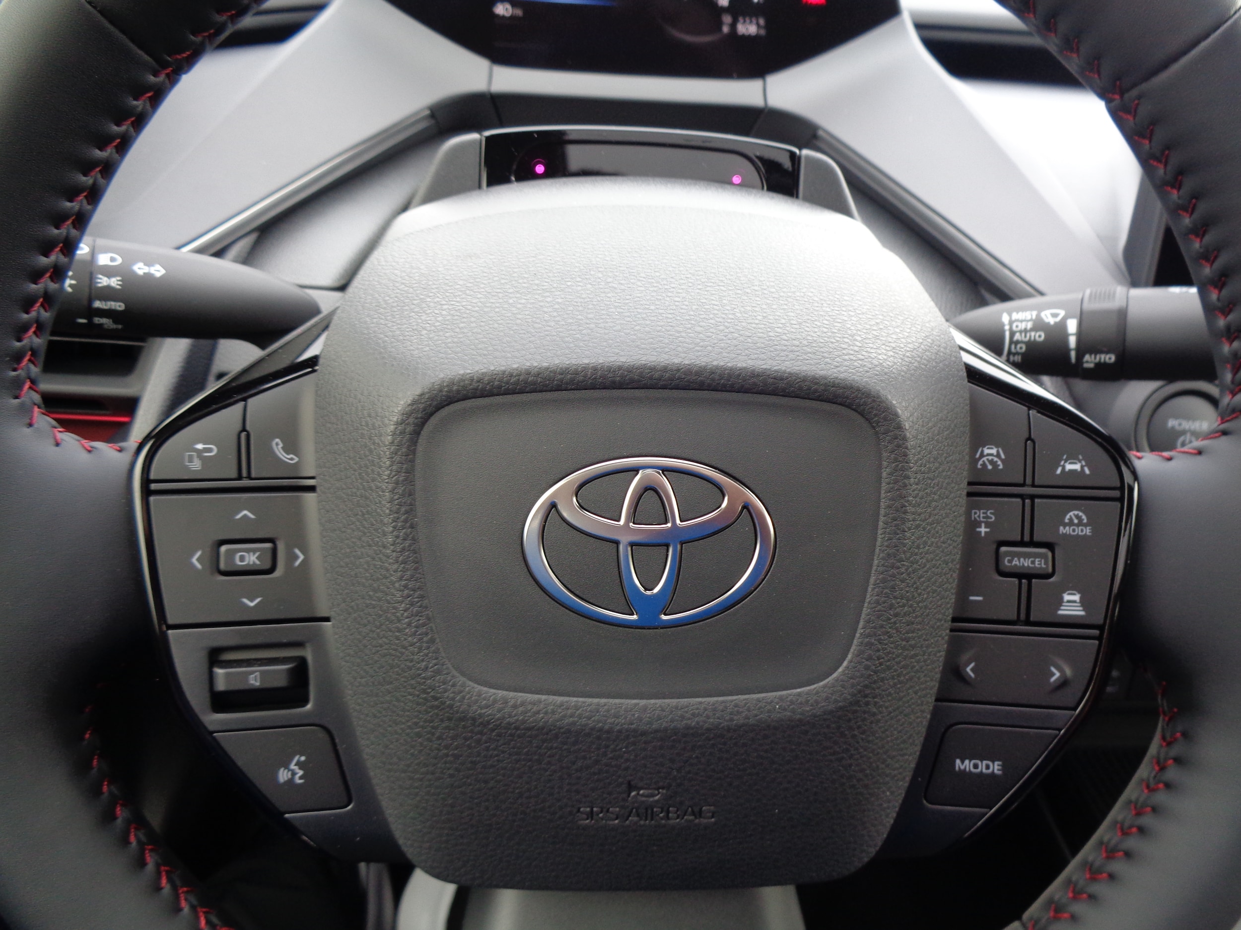 2026 Toyota Prius Plug-in Hybrid XSE - Photo 26