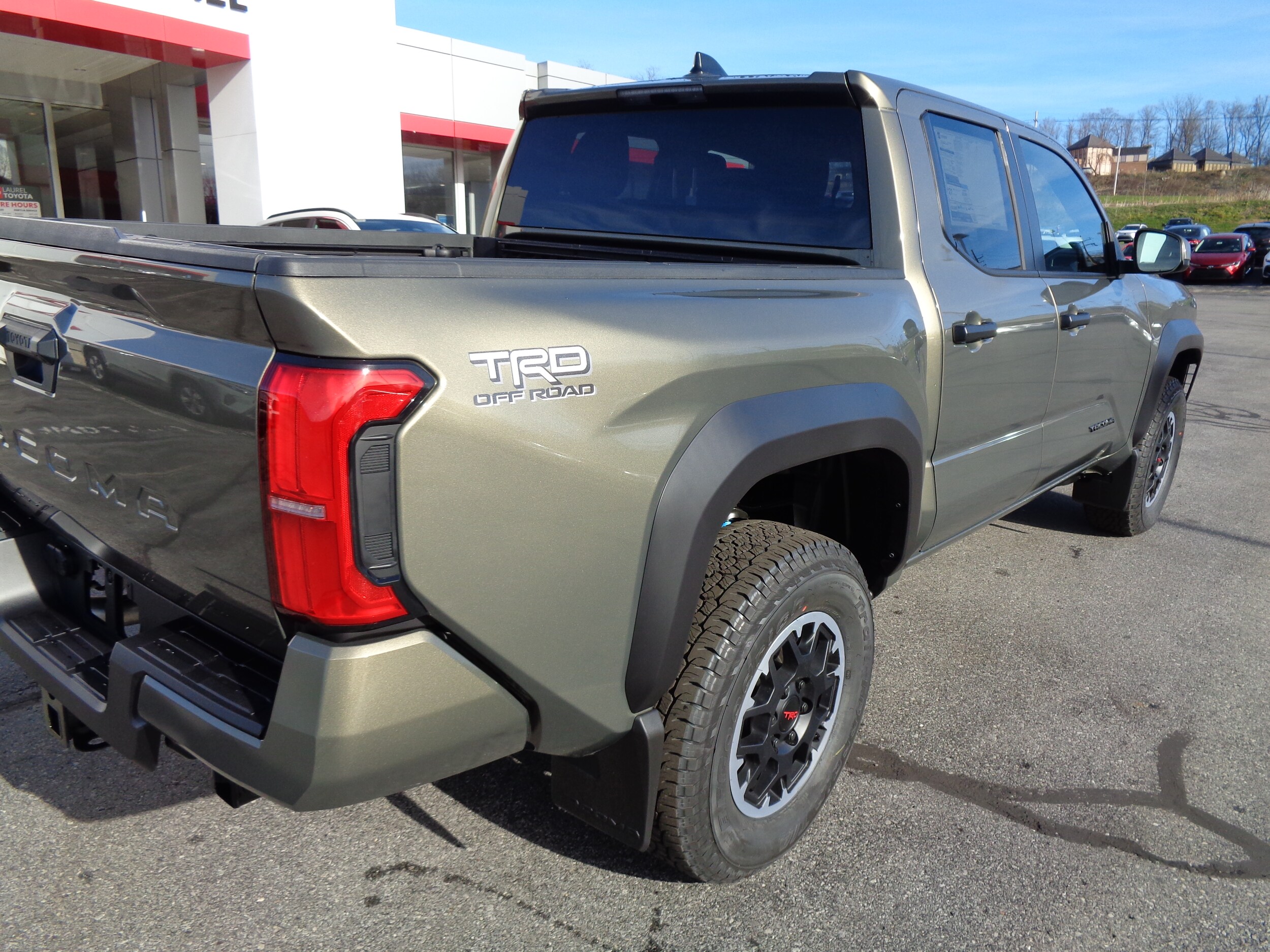 2025 Toyota Tacoma TRD Off-Road Double Cab photo 3