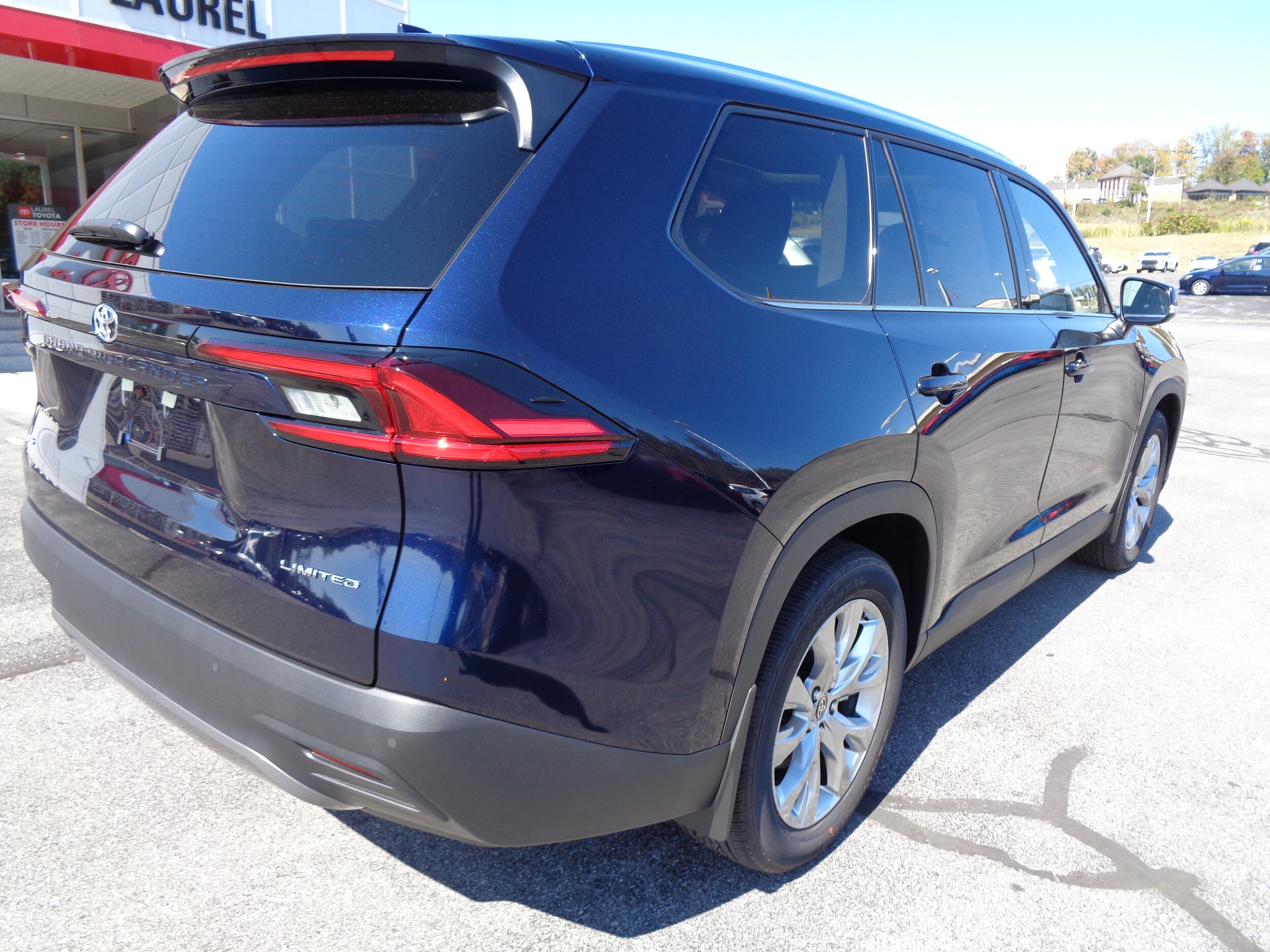 2025 Toyota Grand Highlander Limited photo 2