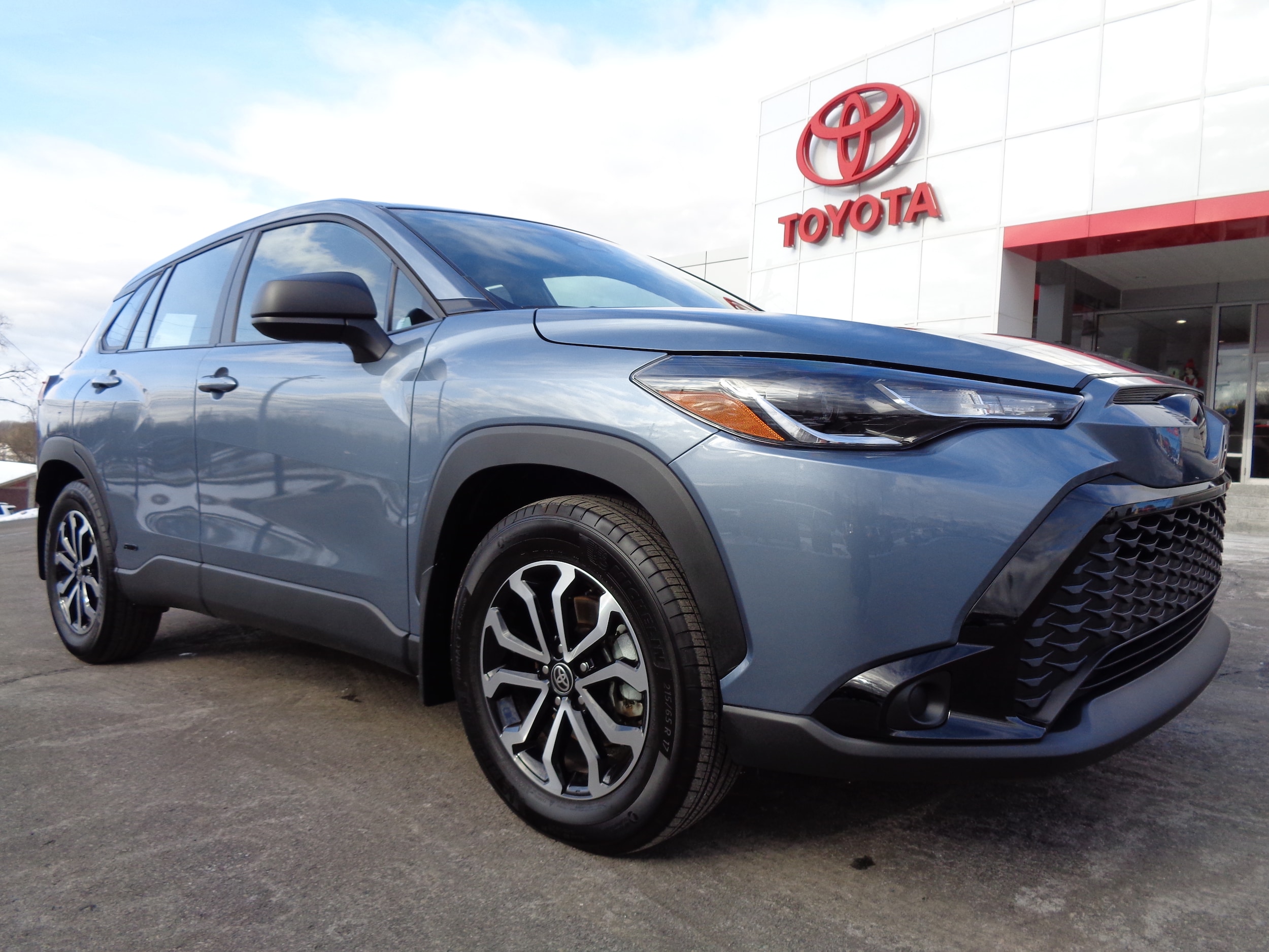 2024 Toyota Corolla Cross S's photo