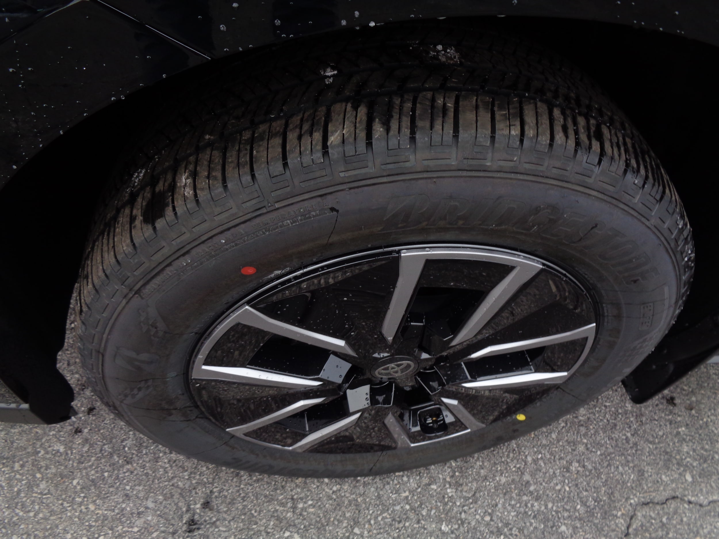 2026 Toyota bZ XLE - Photo 9