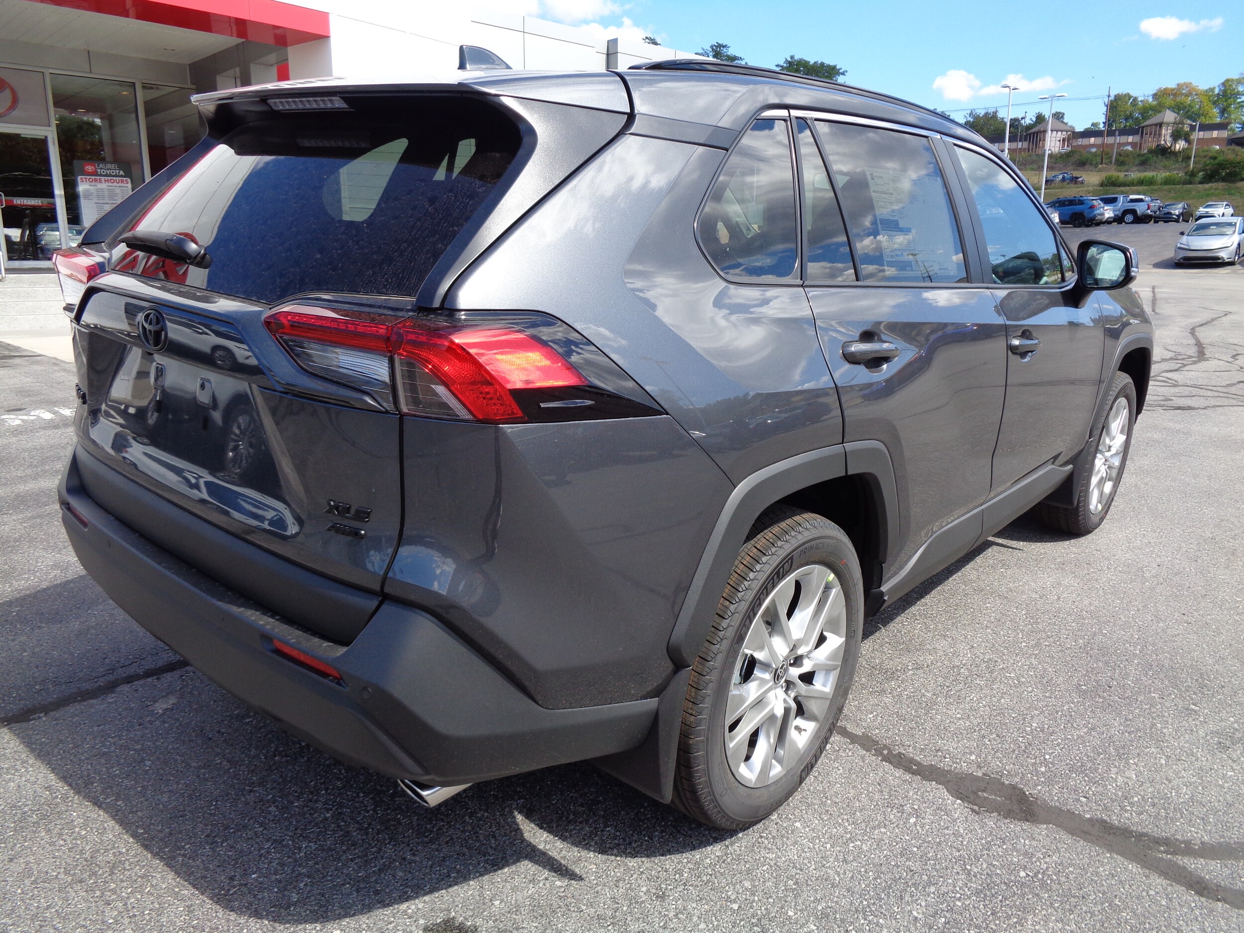 2025 Toyota RAV4 XLE Premium photo 3