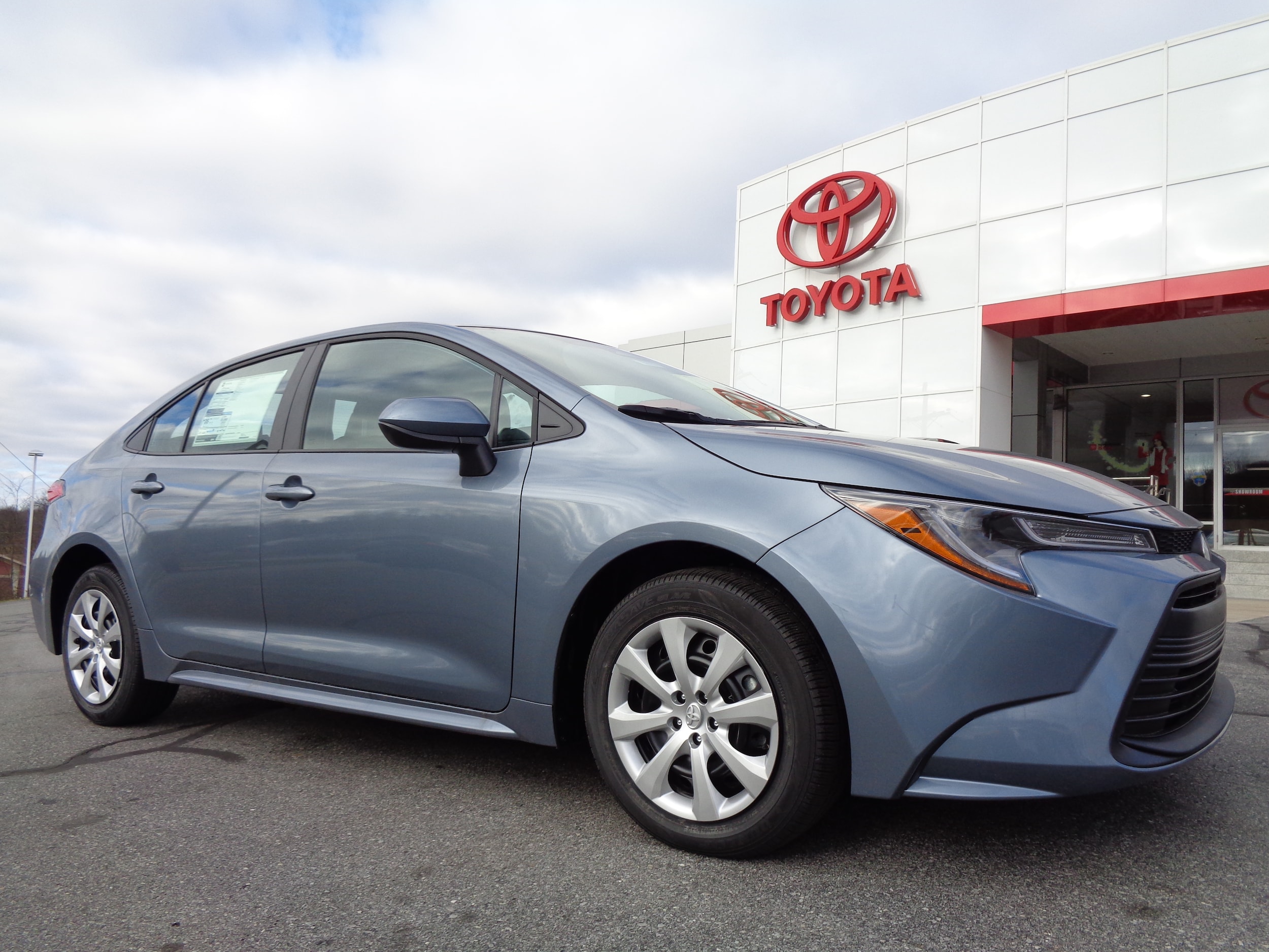 2026 Toyota Corolla LE's photo