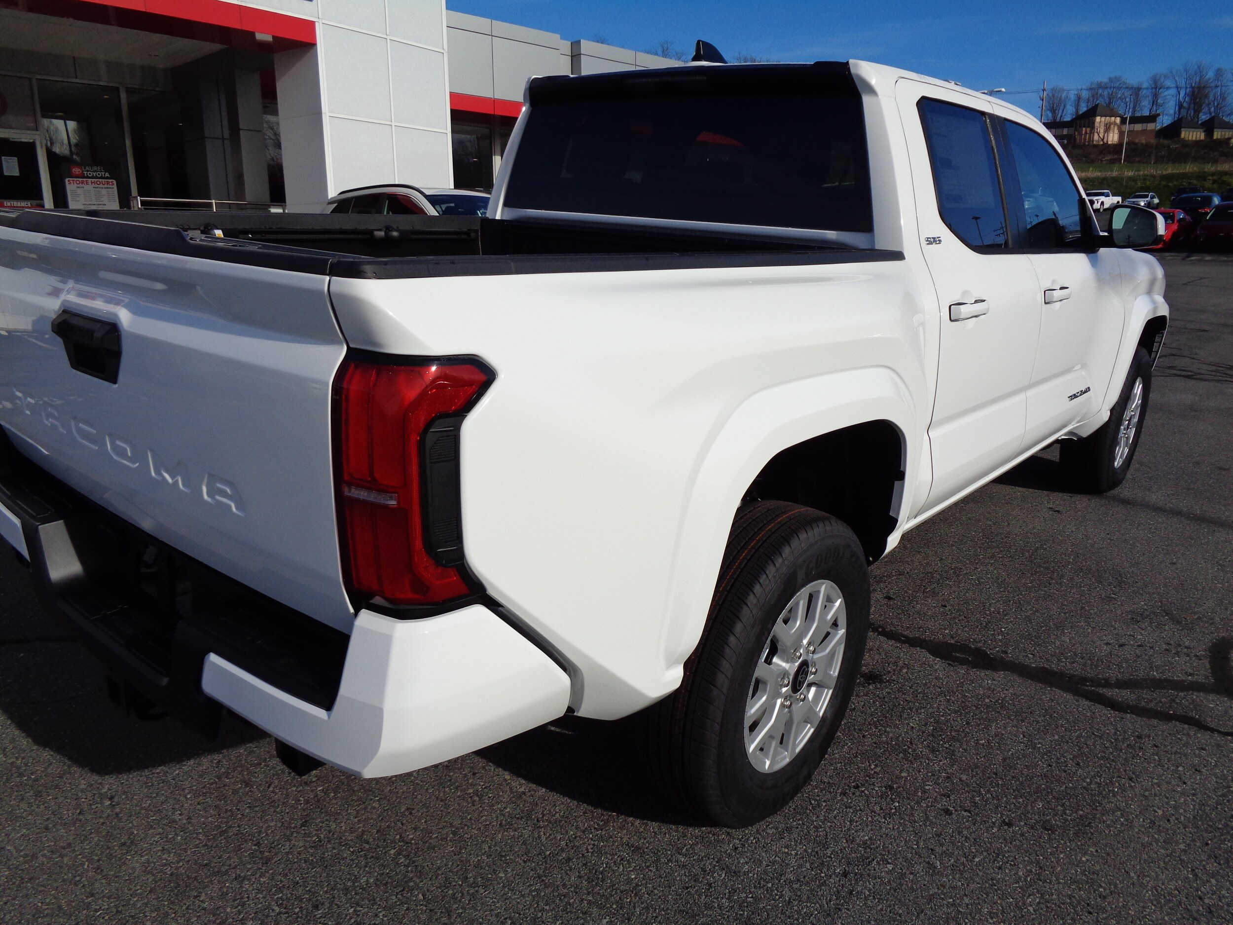 2025 Toyota Tacoma SR5 Double Cab photo 3