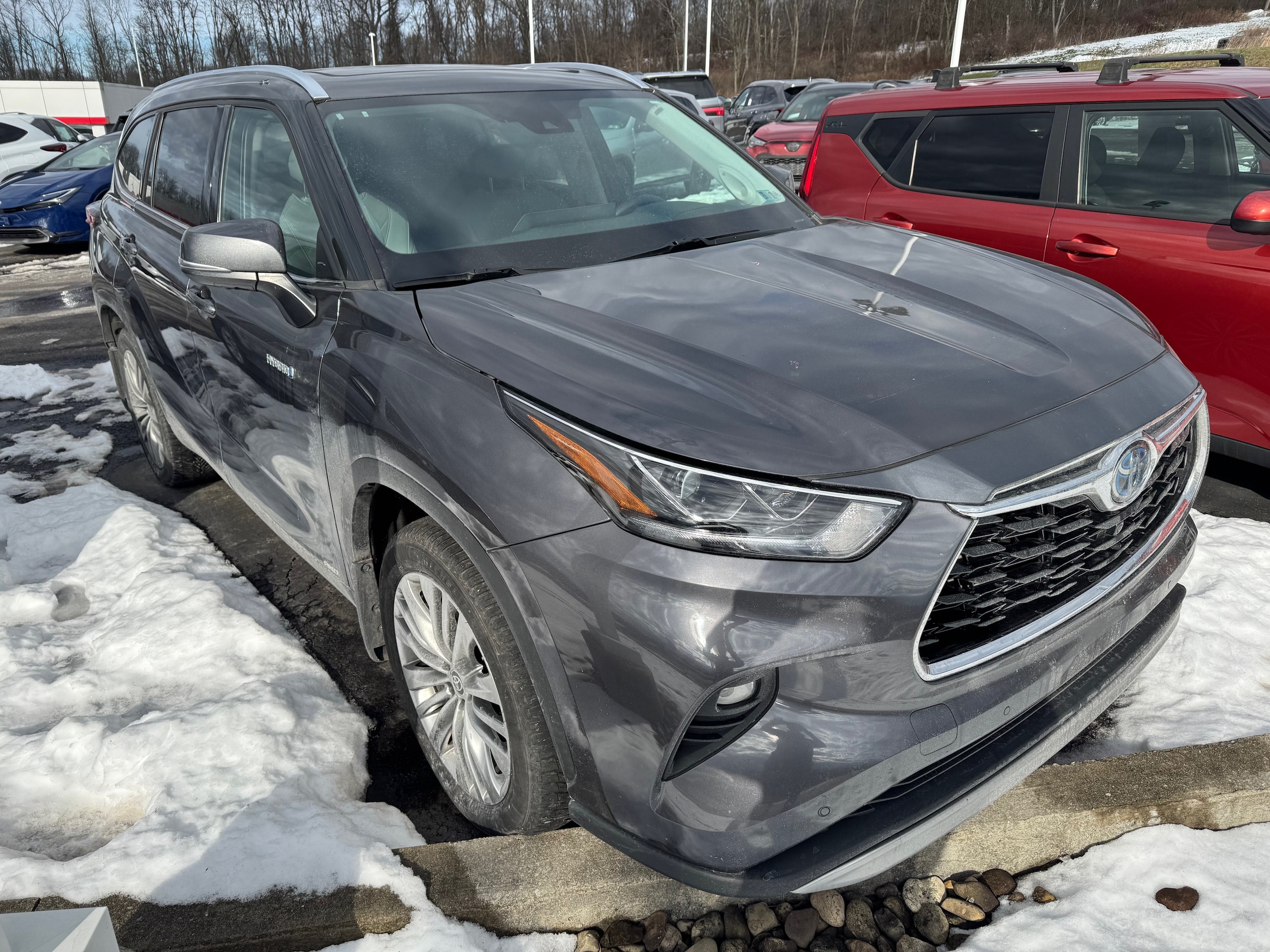 2021 Toyota Highlander Platinum's photo