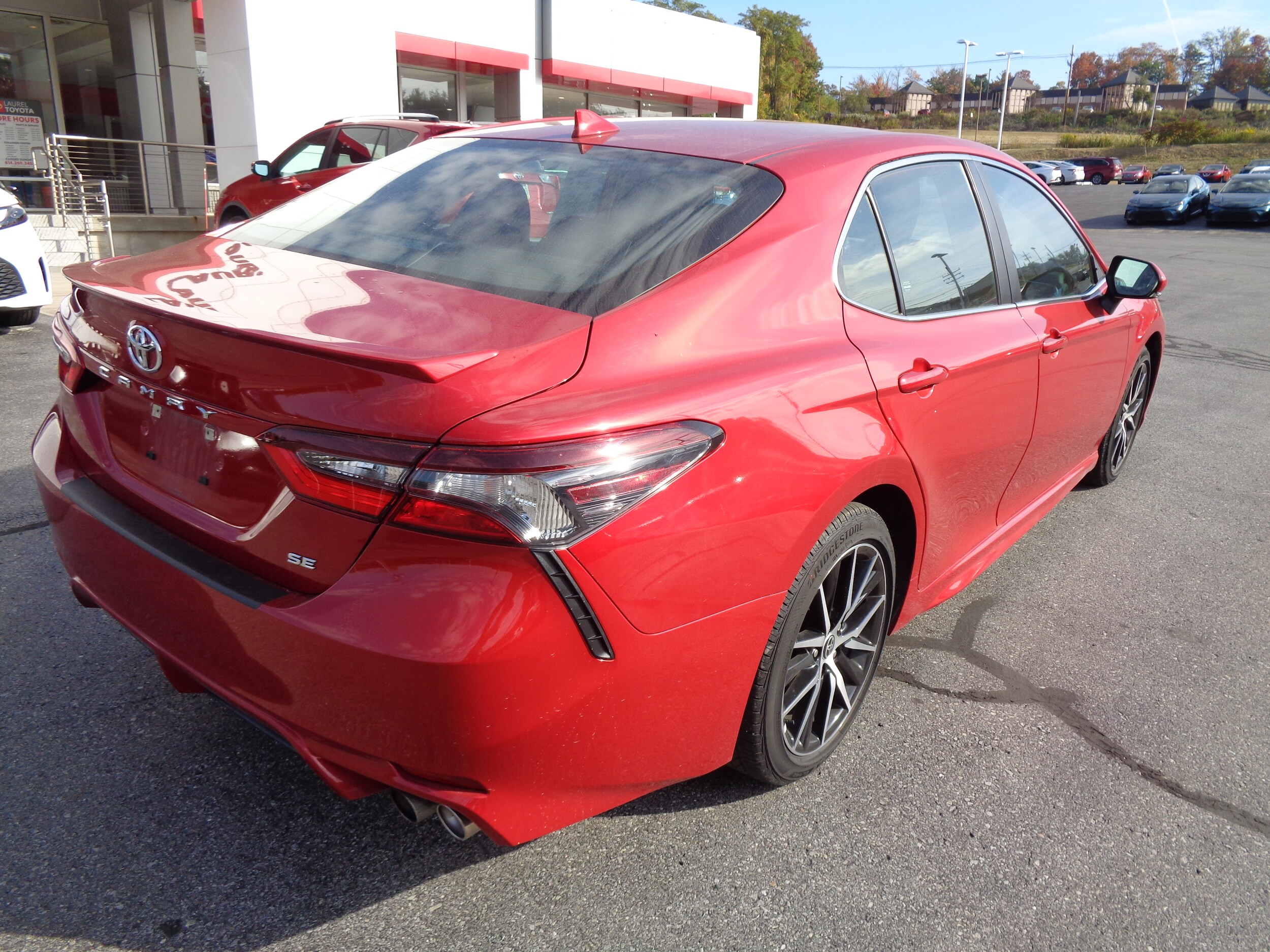 2023 Toyota Camry SE photo 3
