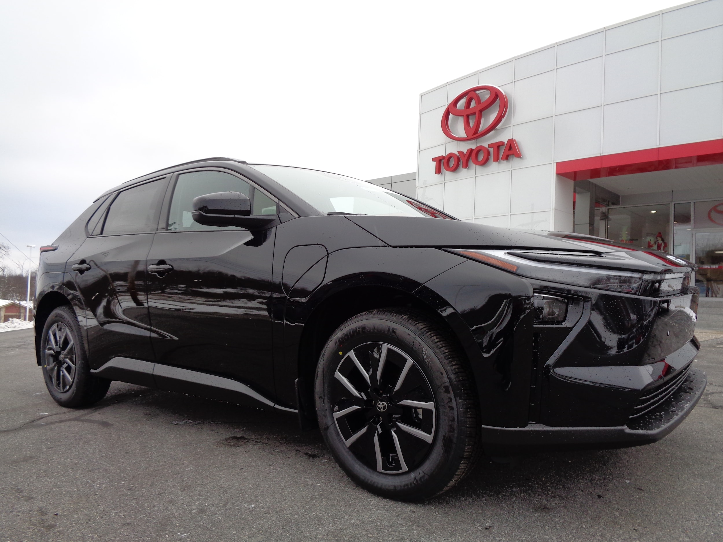 2026 Toyota bZ XLE's photo