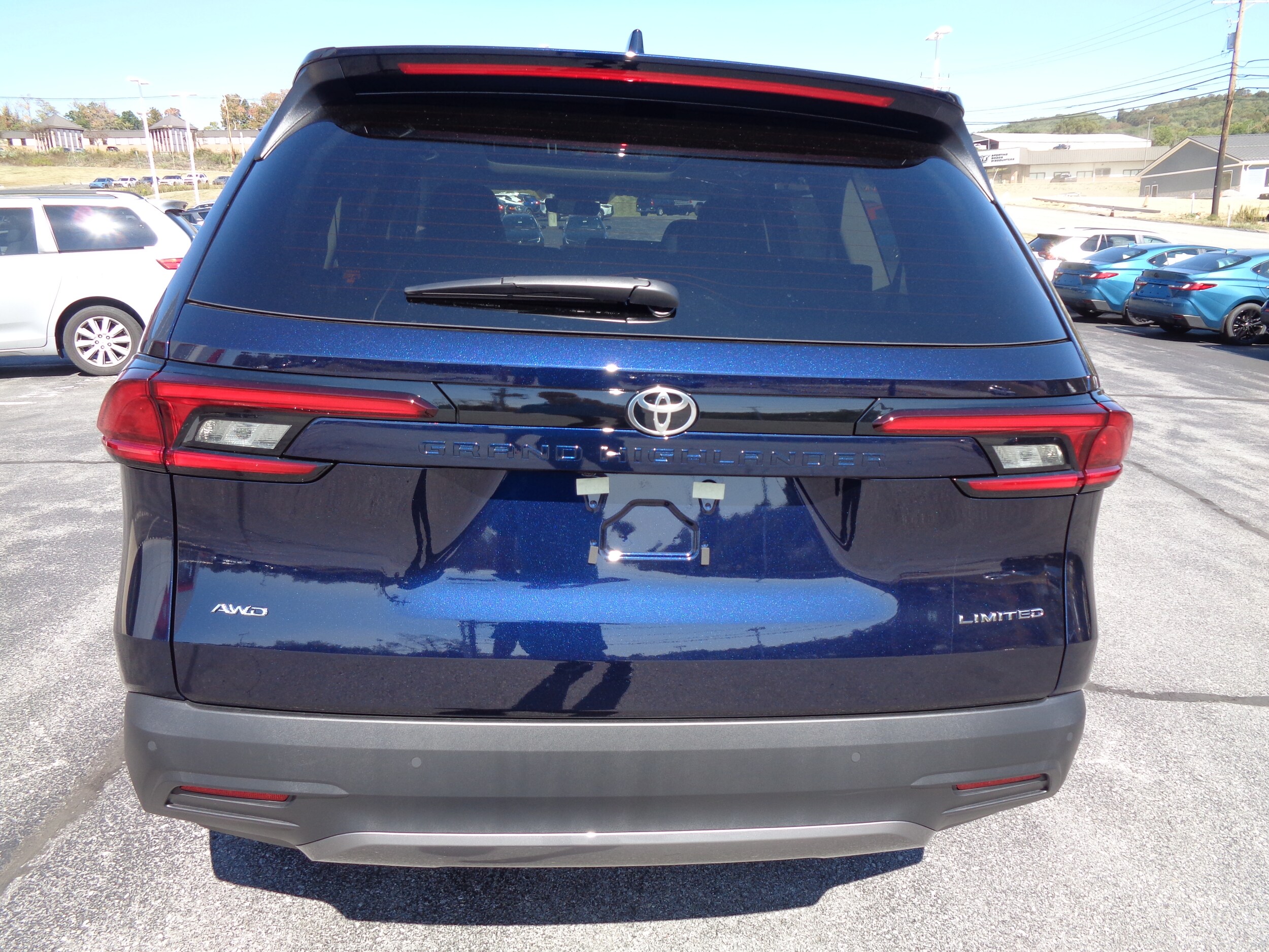 2025 Toyota Grand Highlander Limited photo 3